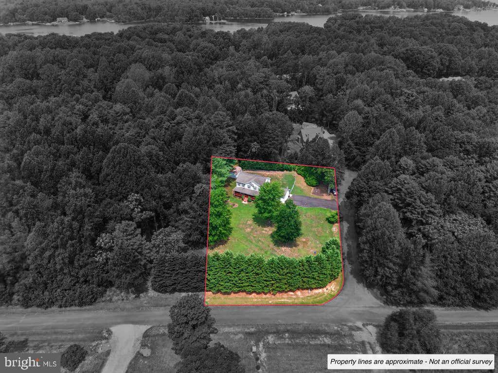 Photo of 33 Bogey Lane, BUMPASS, VA 23024 (MLS # VALA2010194)