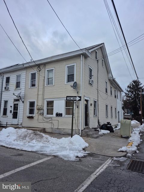 Multifamily For Sale - 173 E Penn Street<br/> CARLISLE, PA 17013