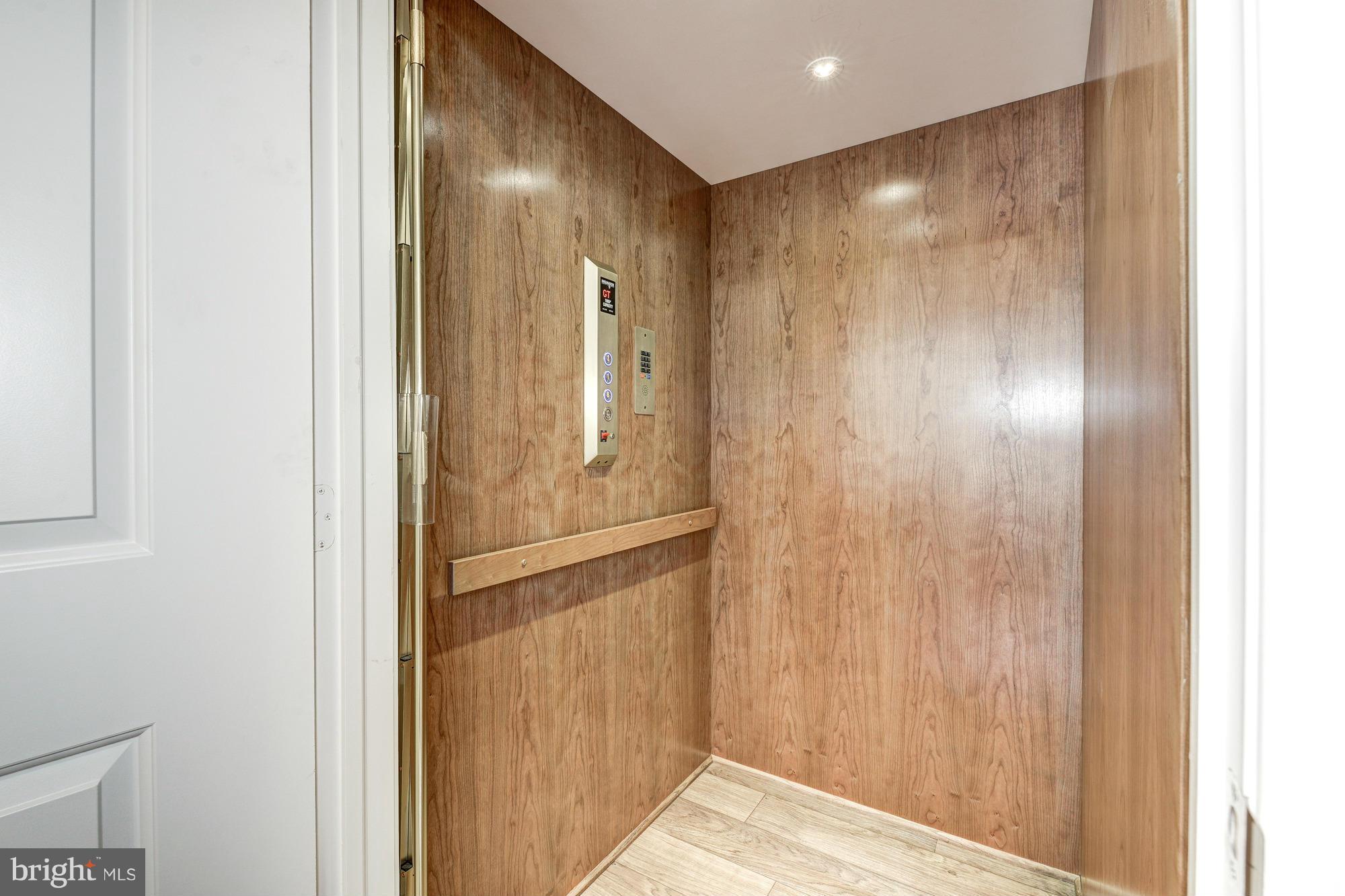 KENWOOD PARK - Residential