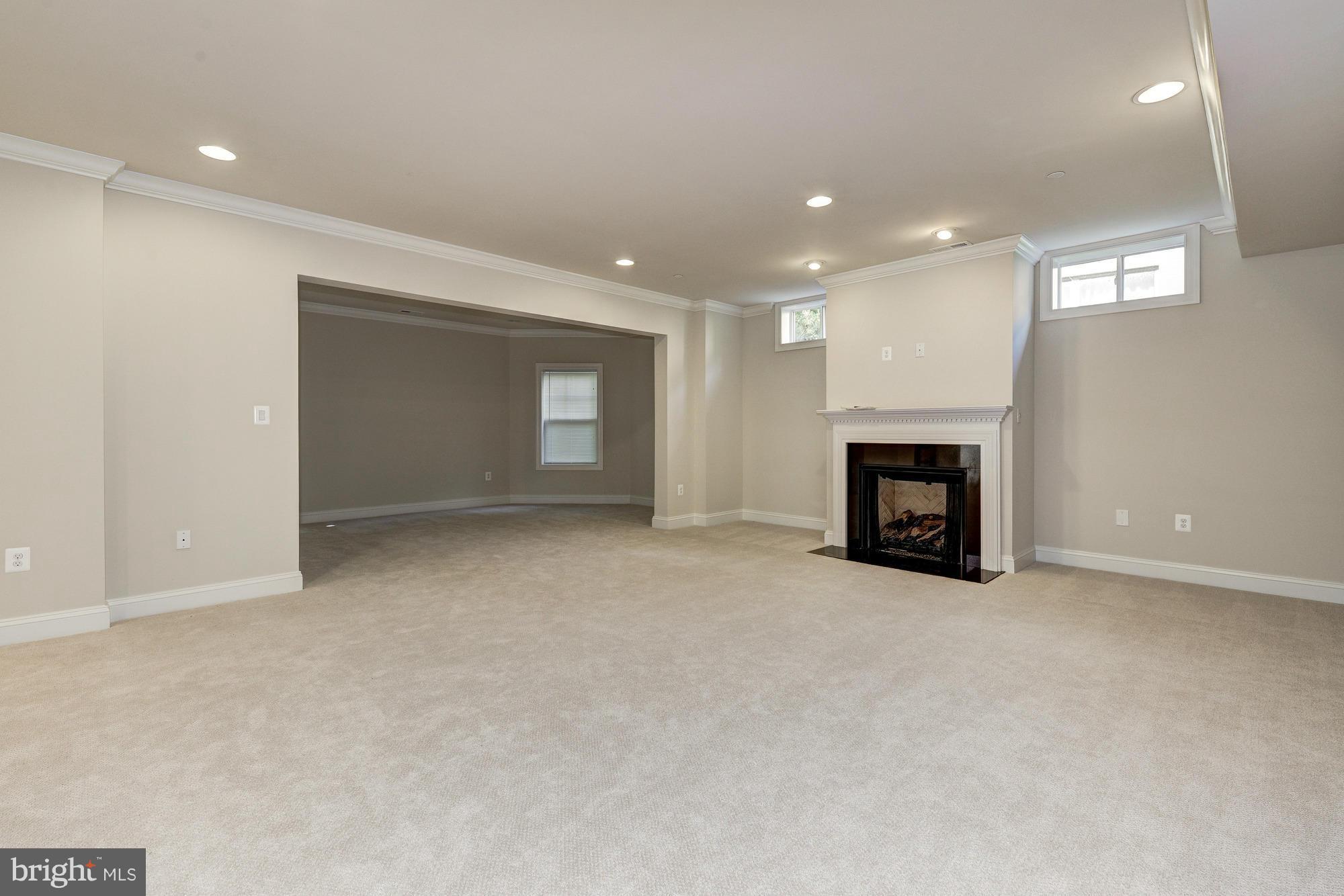 KENWOOD PARK - Residential