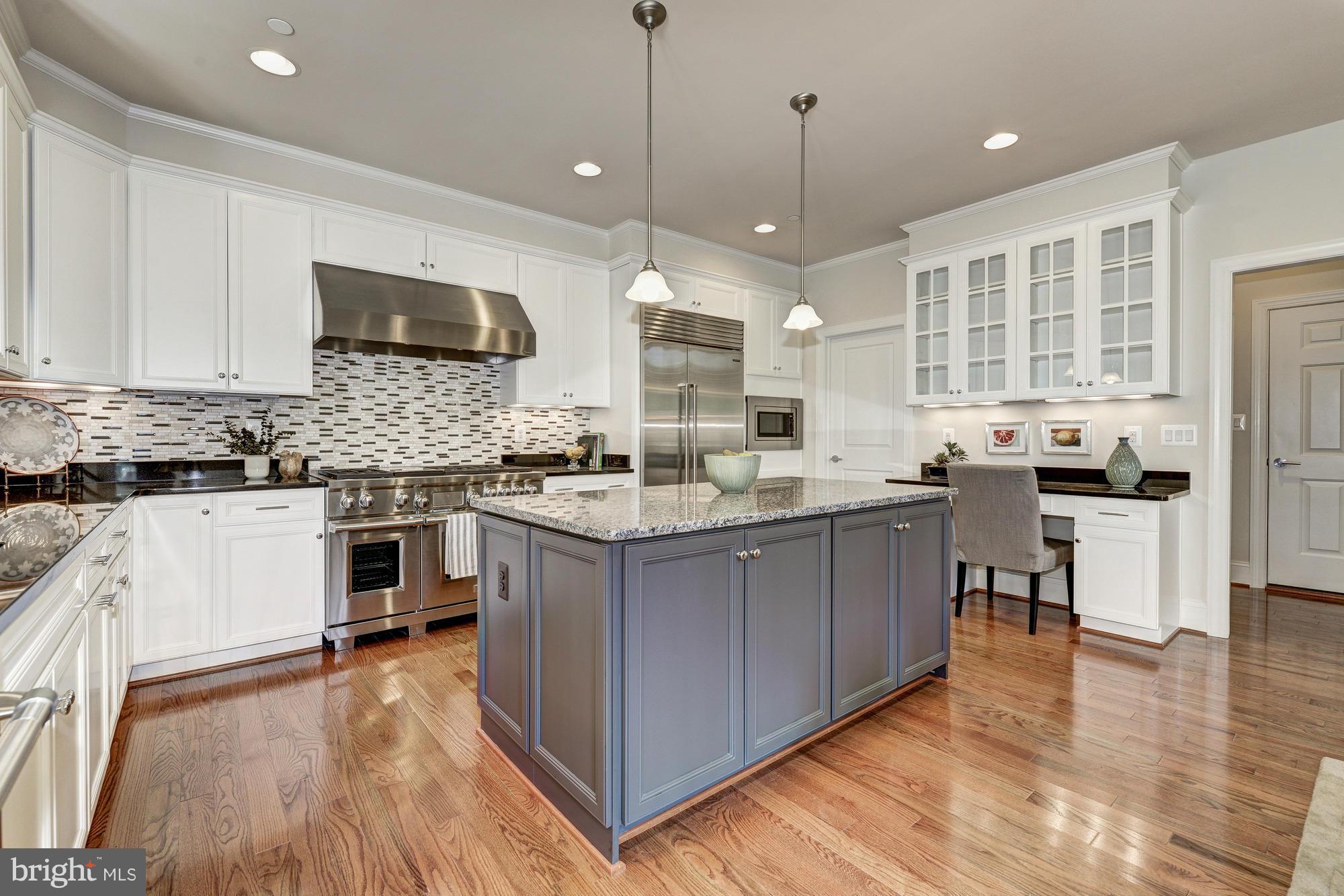 KENWOOD PARK - Residential