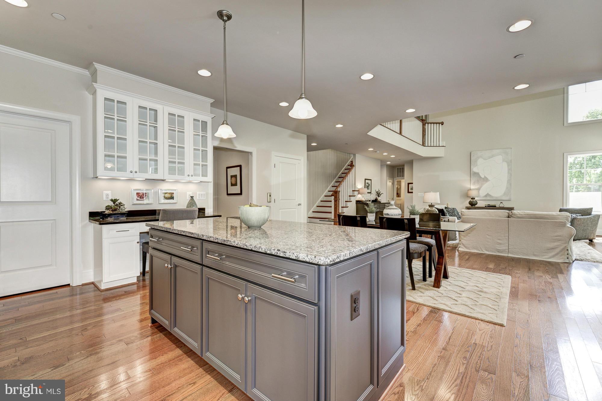 KENWOOD PARK - Residential