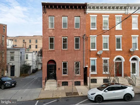 11 E Walnut Street Unit 3, Lancaster, PA MLS: PALA2065492