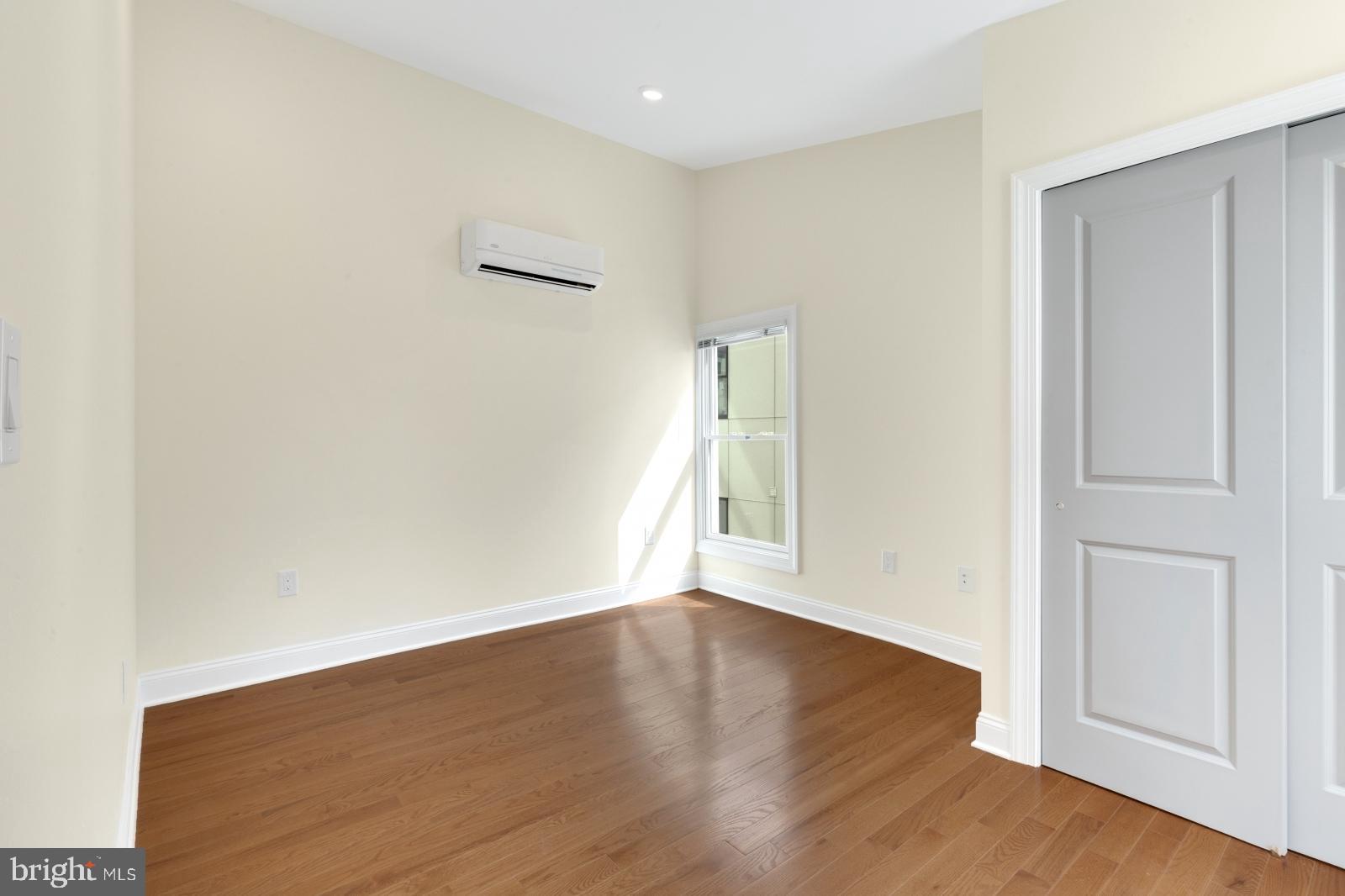 ROXBOROUGH - Residential Lease