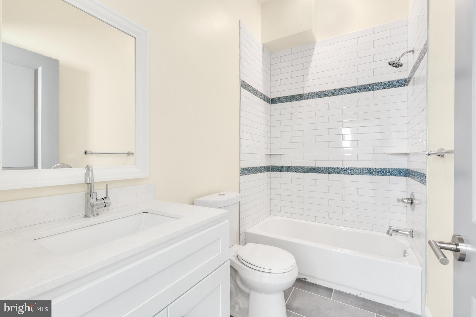 ROXBOROUGH - Residential Lease