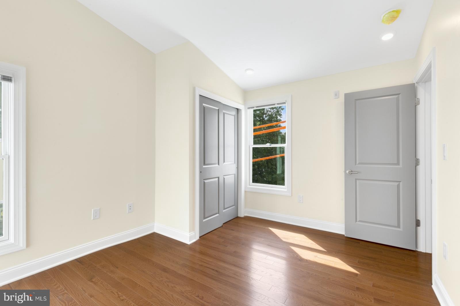 ROXBOROUGH - Residential Lease