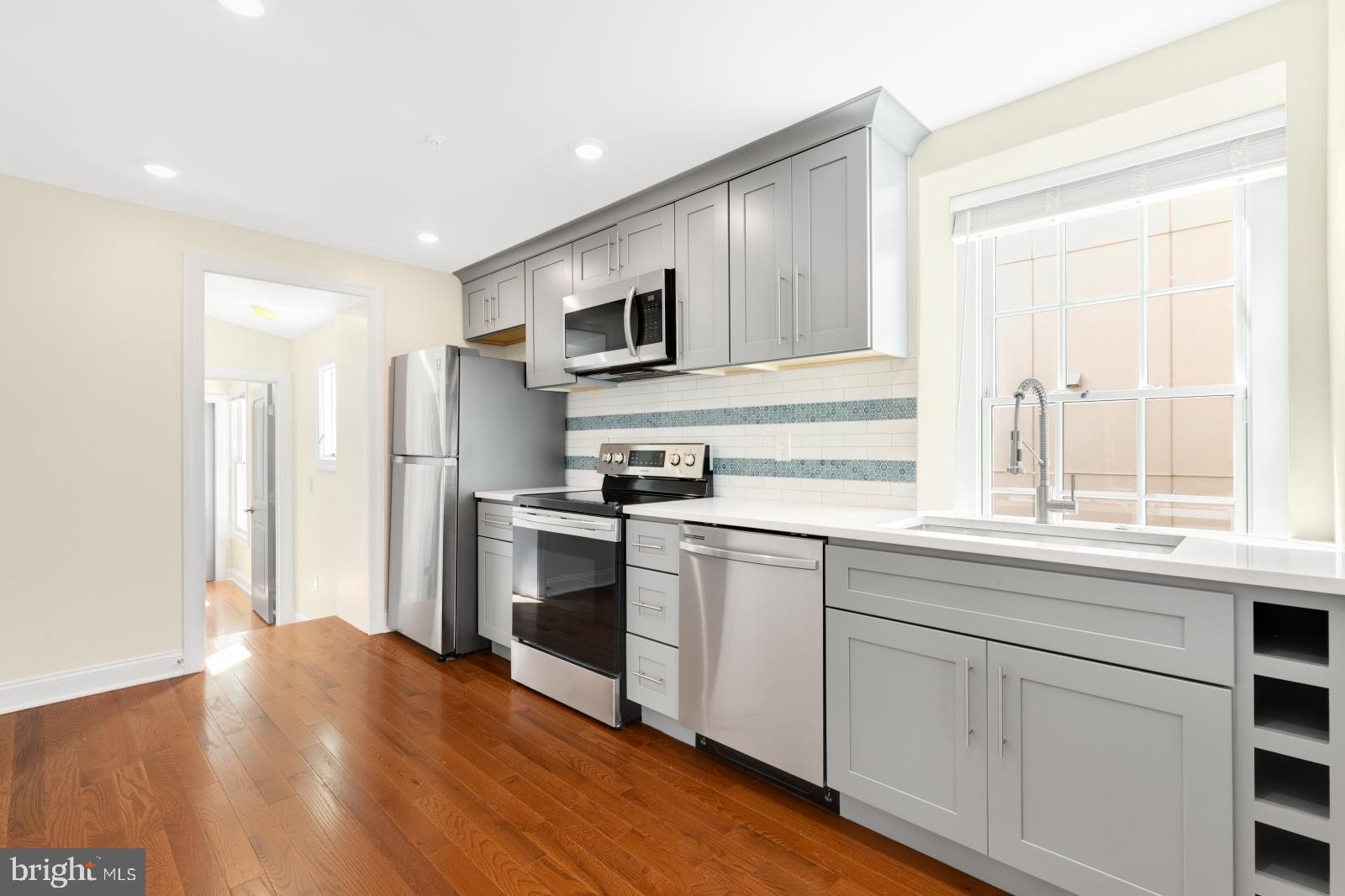 ROXBOROUGH - Residential Lease