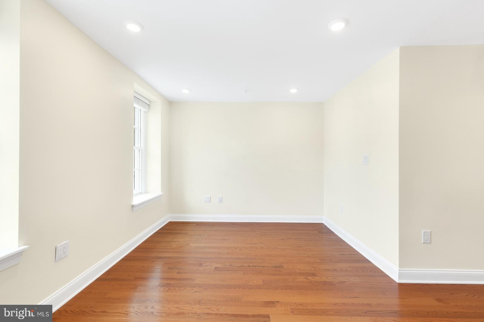 ROXBOROUGH - Residential Lease