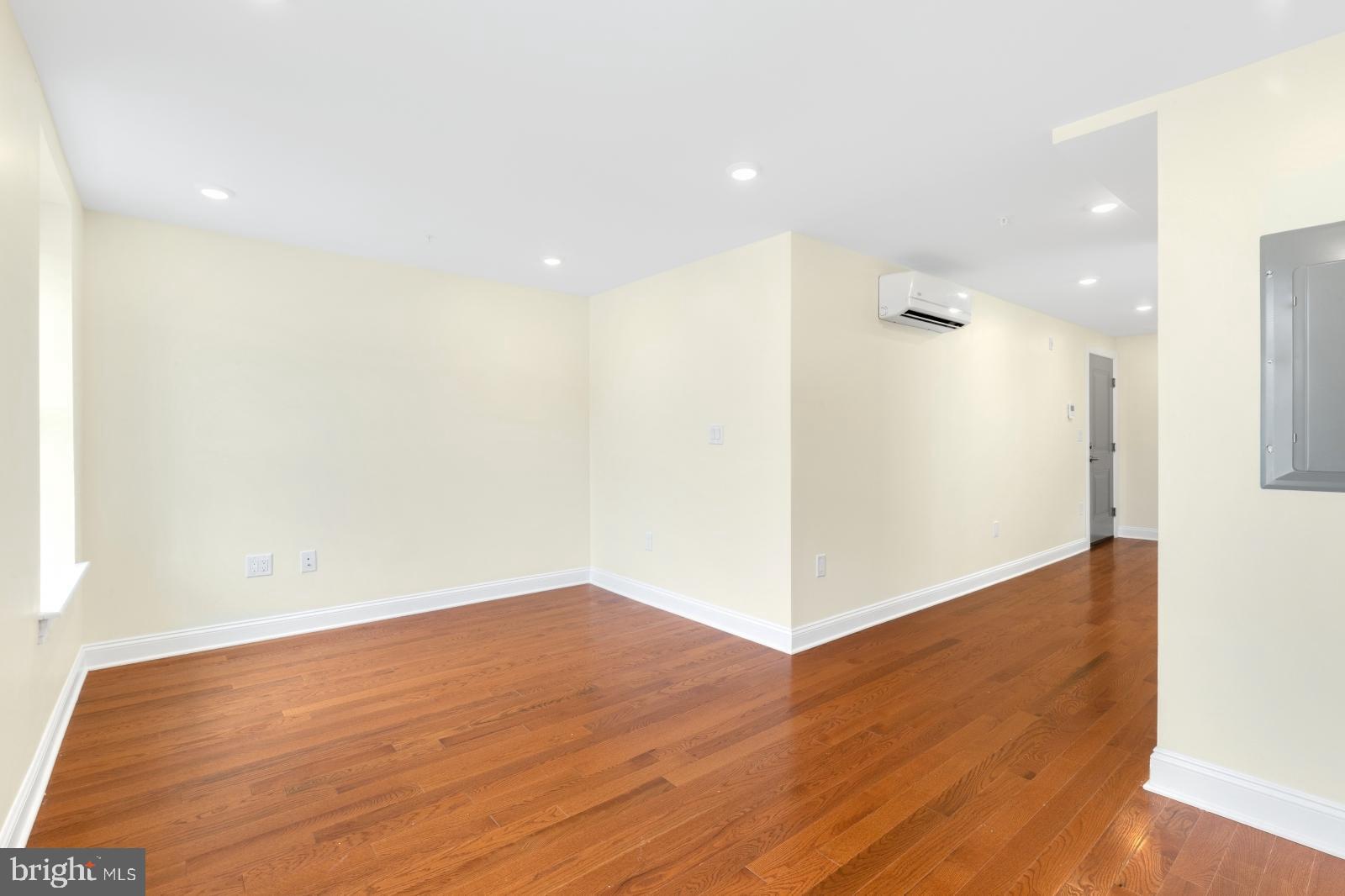 ROXBOROUGH - Residential Lease