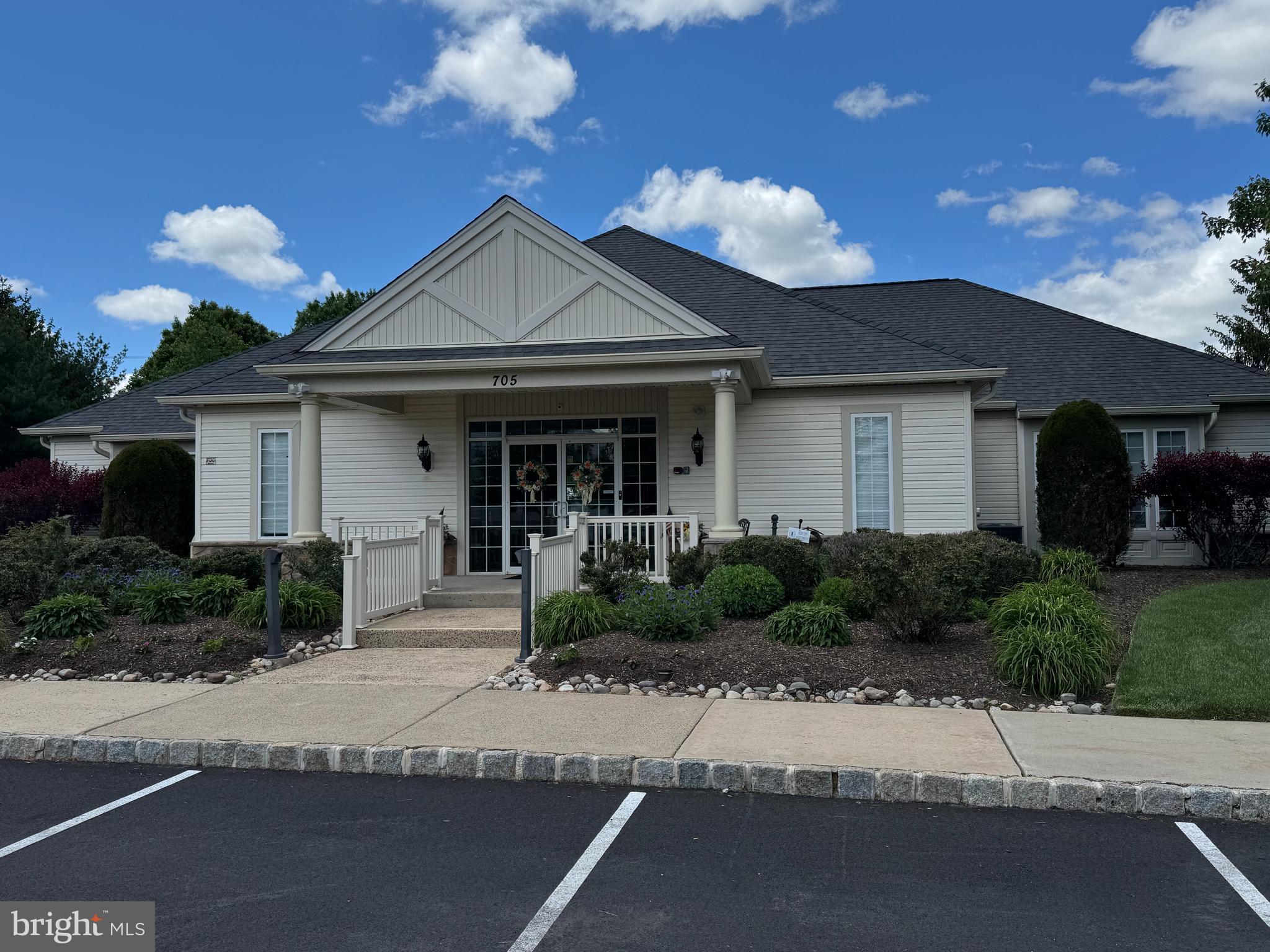 BLUESTONE CREEK - Residential