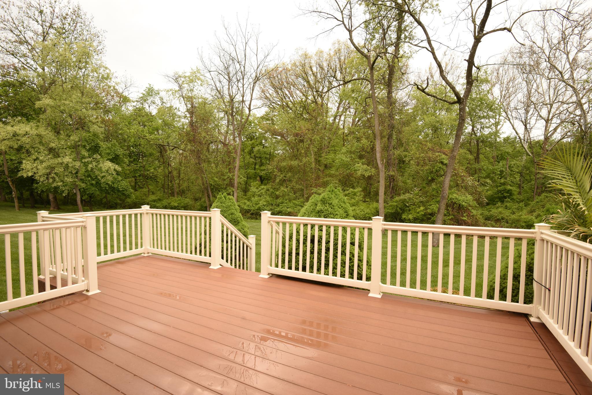 864 GERANIUM DRIVE