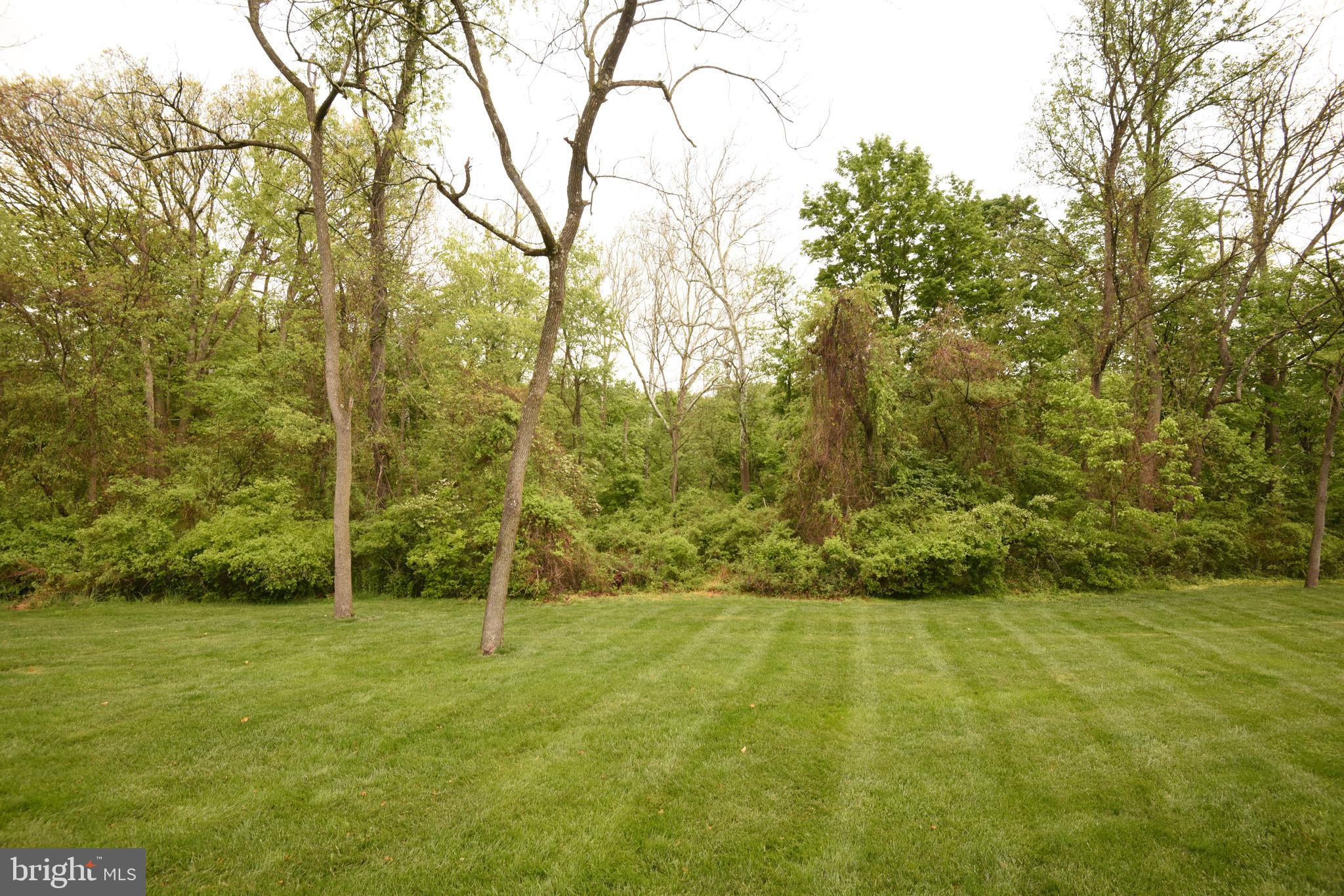 864 GERANIUM DRIVE