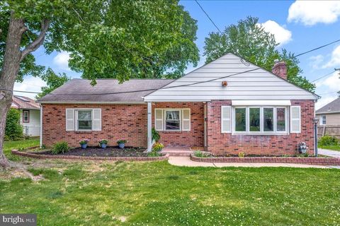 Homes For Sale - 504 Springhill Avenue<br/> WILMINGTON, DE 19809