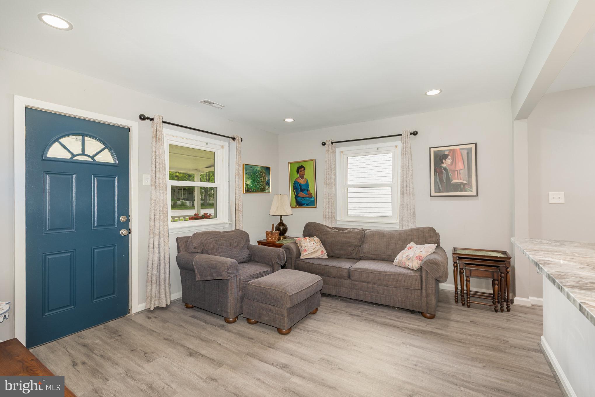 MIDDLE RIVER - Residential Lease