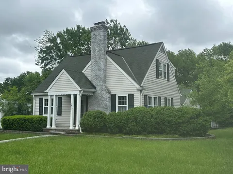 6419 Hillside Lane, Alexandria, VA MLS: VAFX2218324