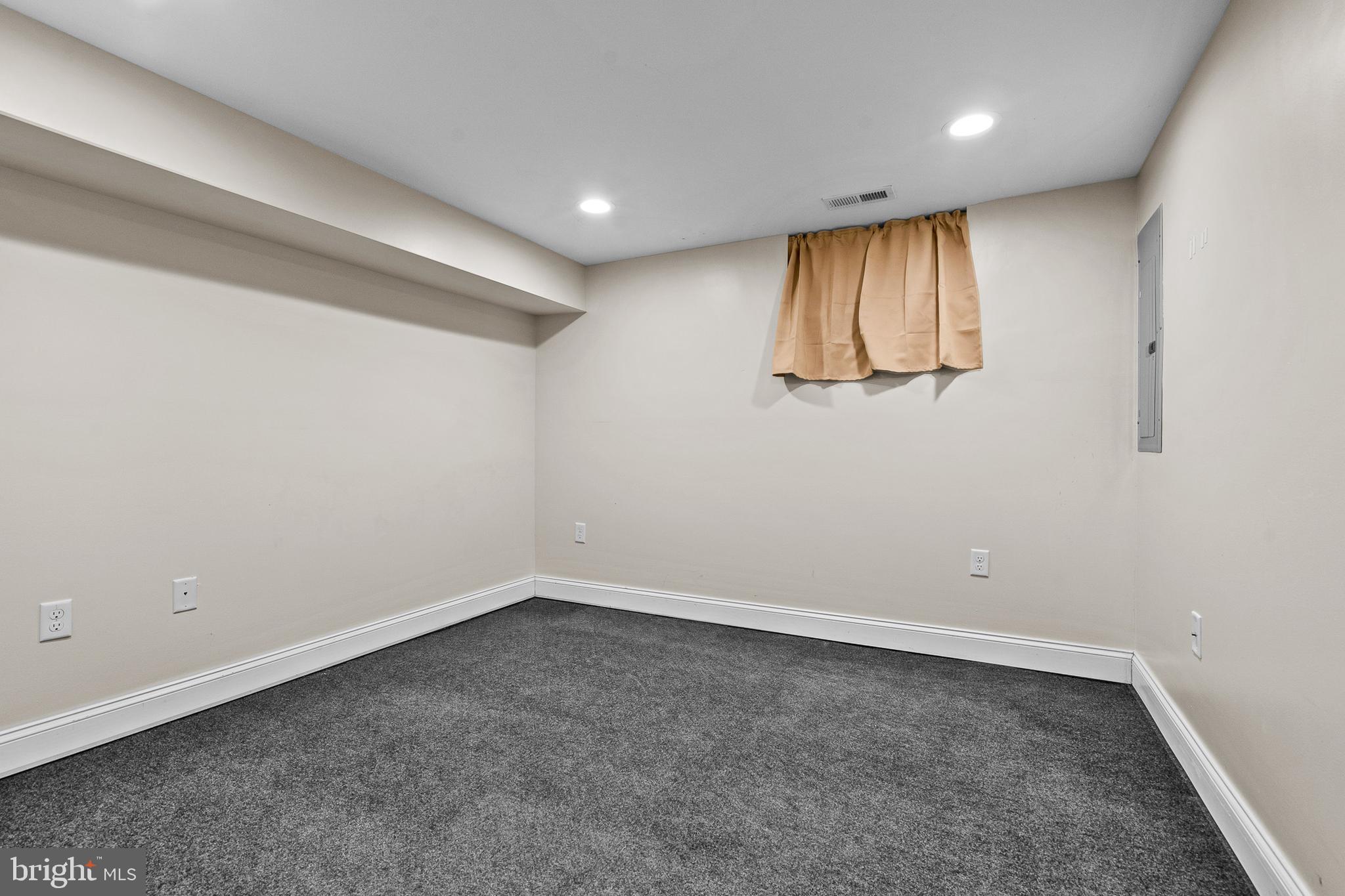 HIGHLANDTOWN - Residential