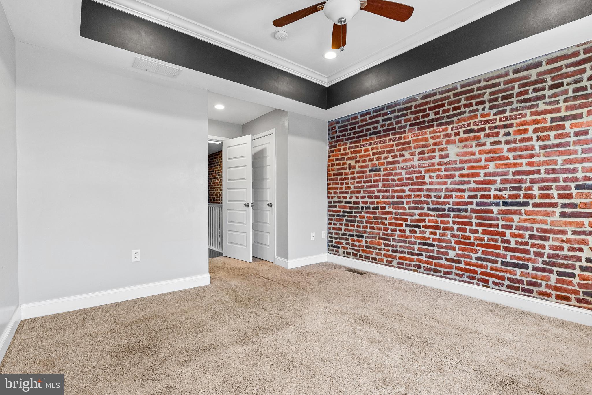 HIGHLANDTOWN - Residential