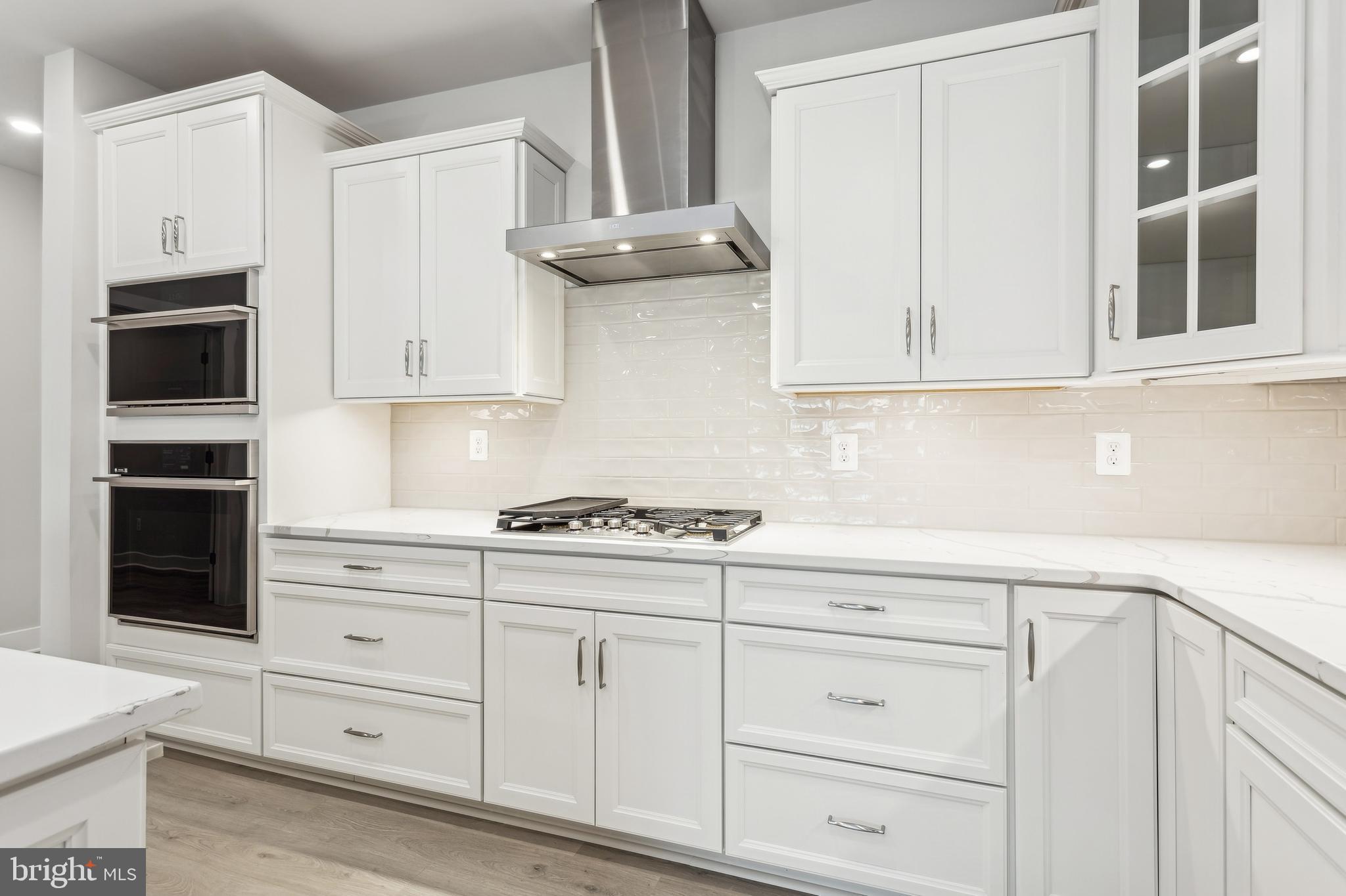 FOUR SEASONS AT KENT ISLAND - Residential