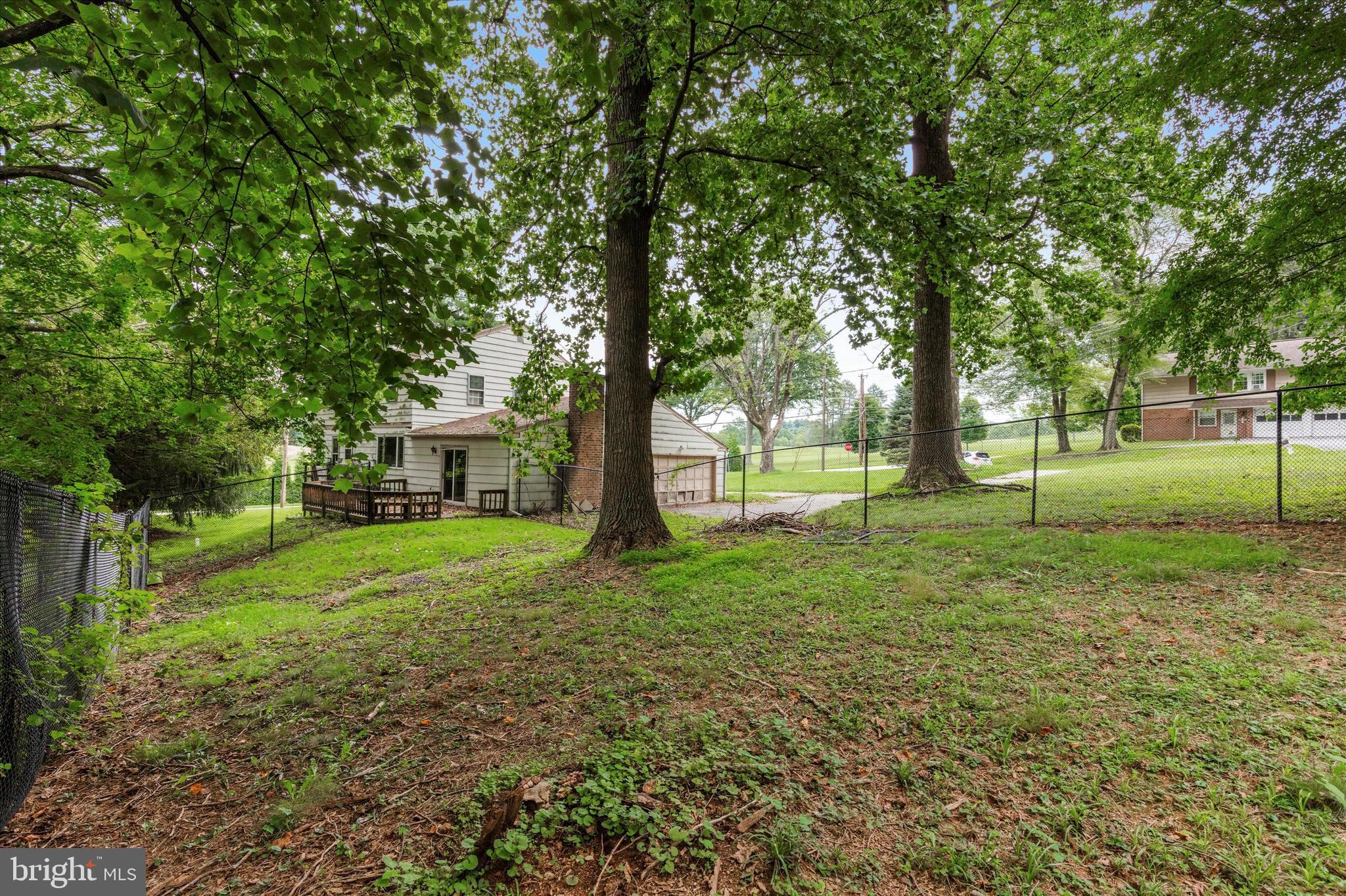WAYNEWOOD - Residential