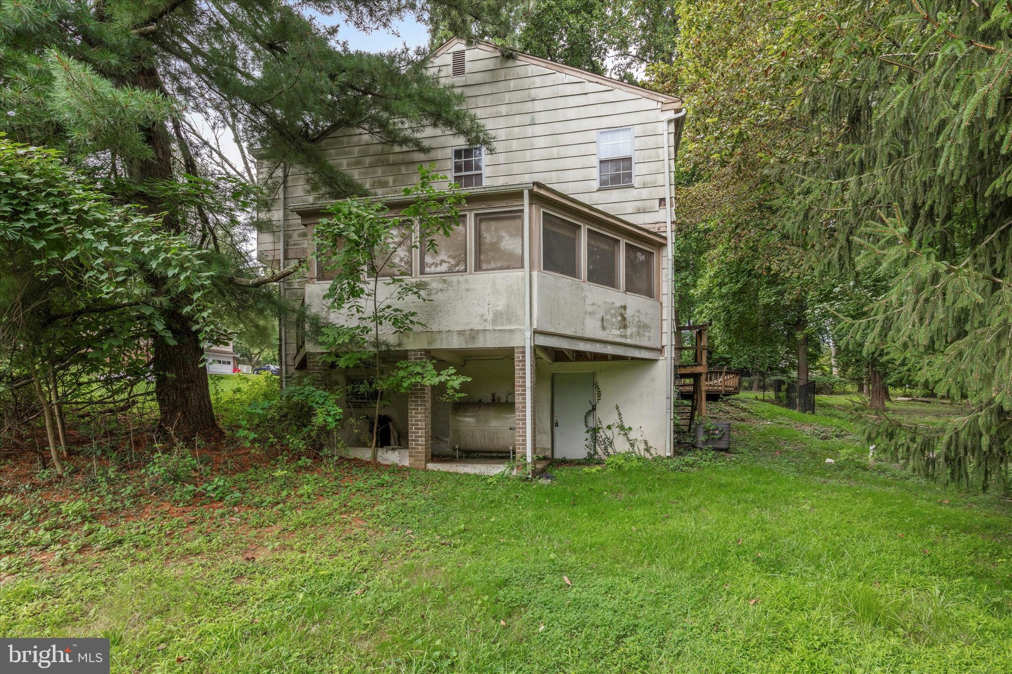 WAYNEWOOD - Residential