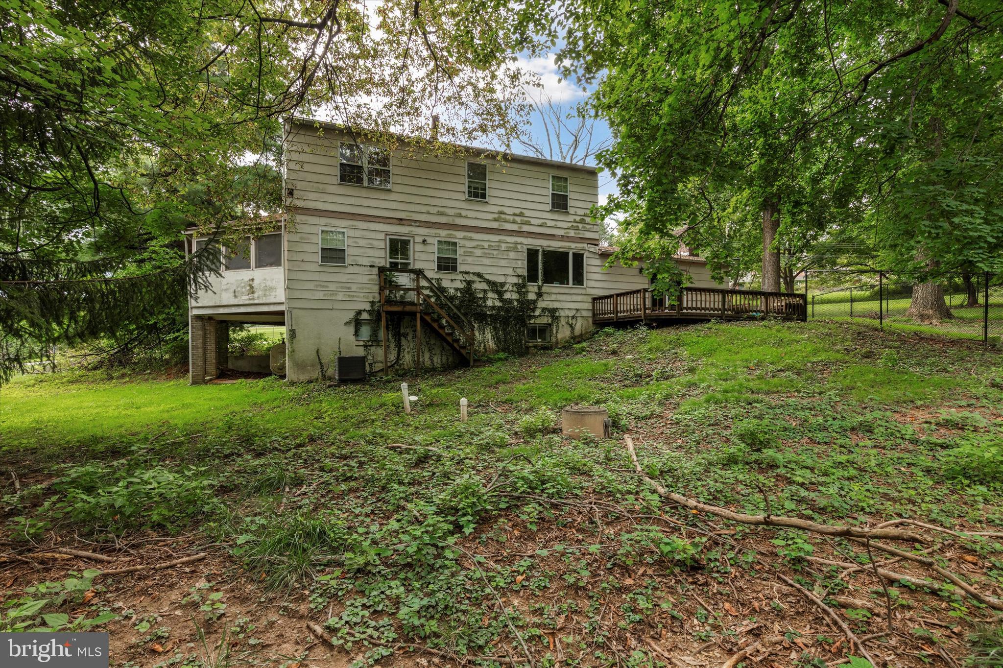 WAYNEWOOD - Residential