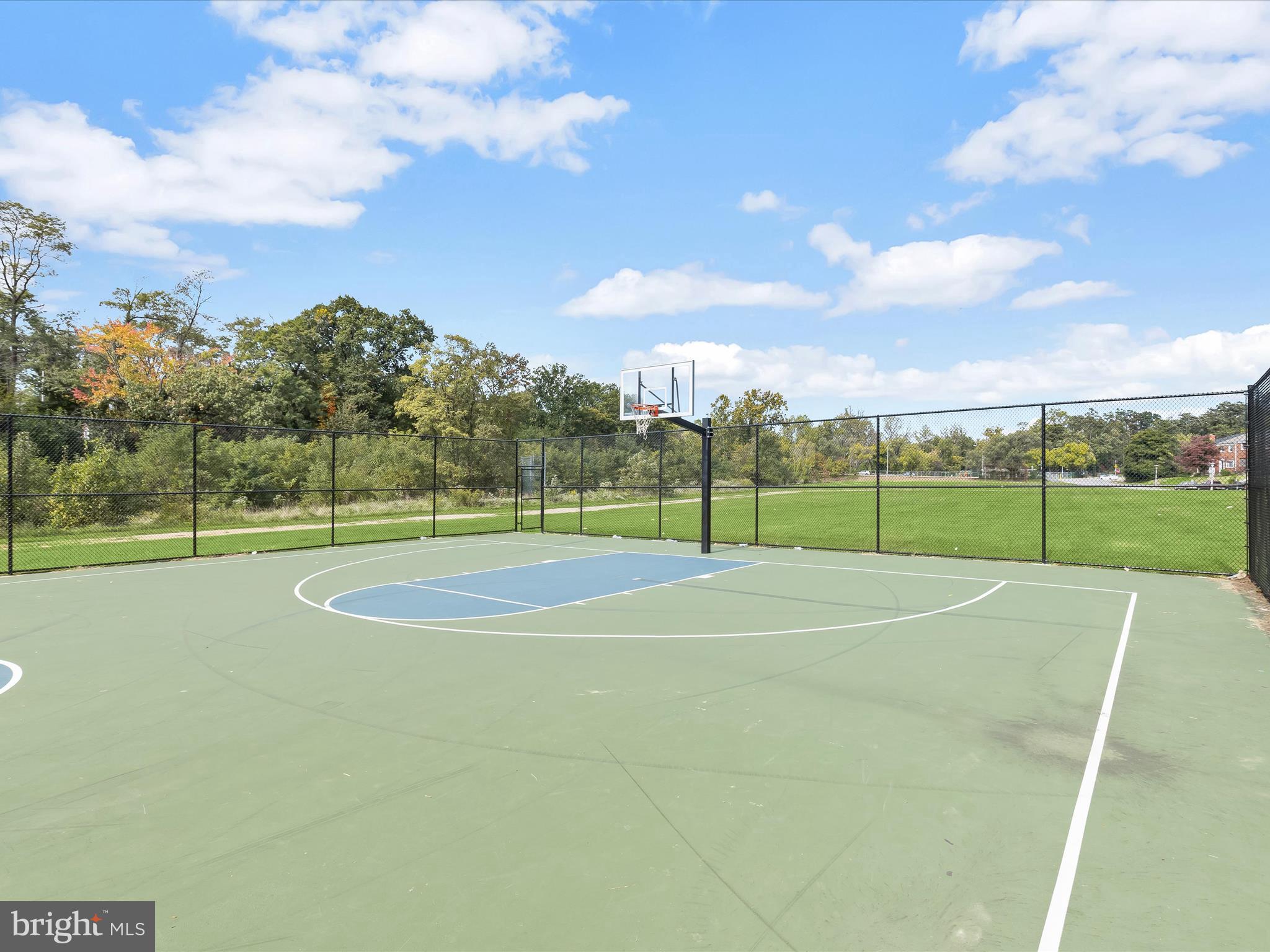 GLEN OAKS - Residential