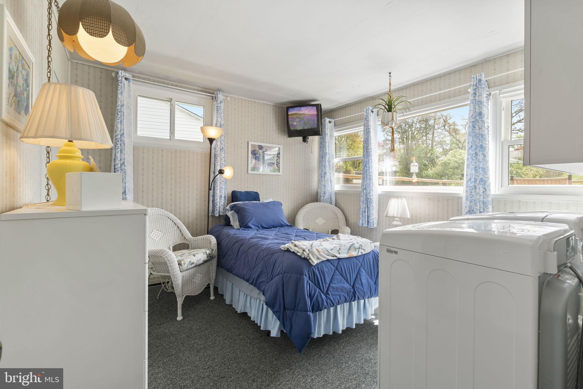 PENN SQ - Residential