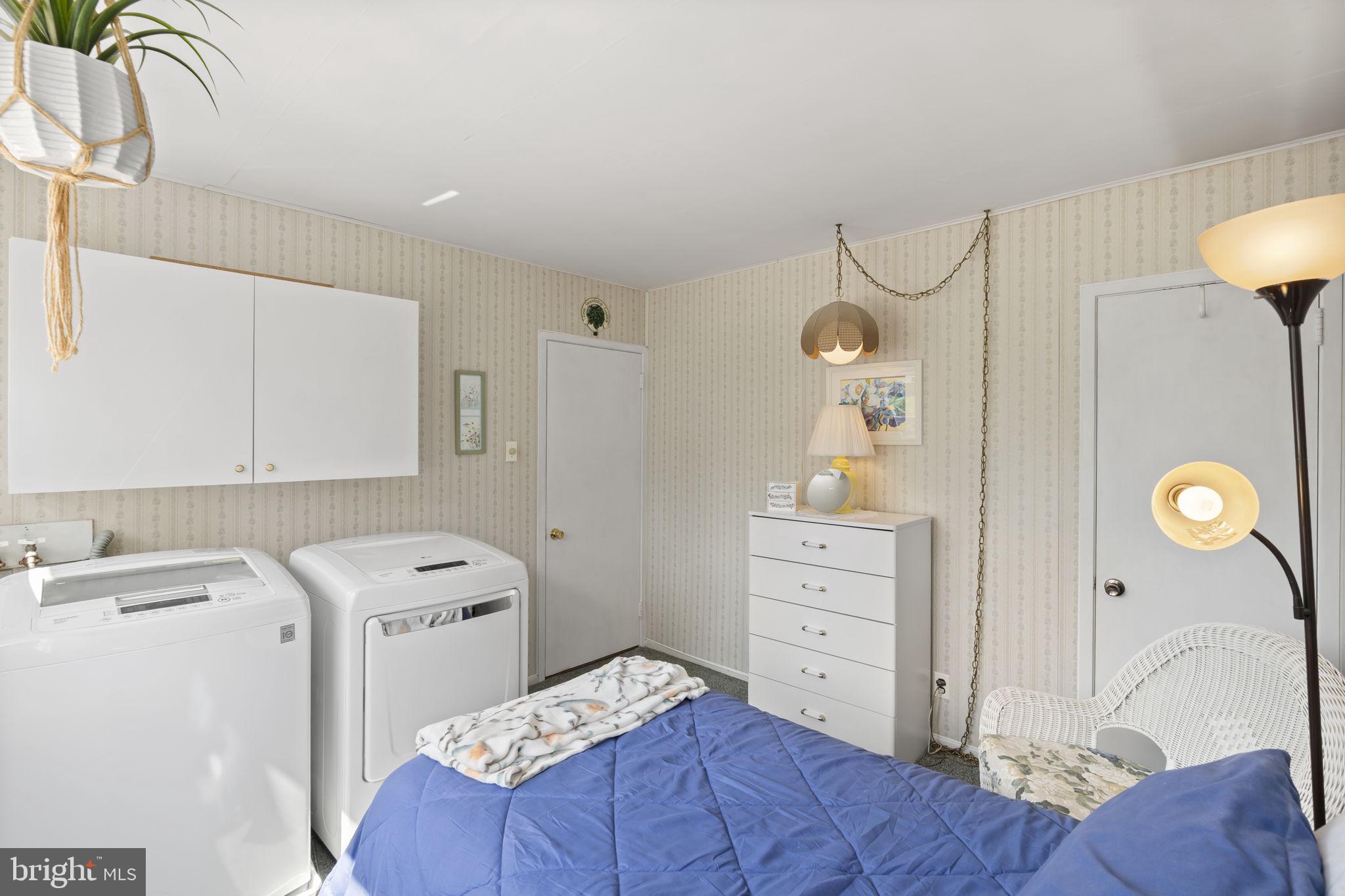 PENN SQ - Residential