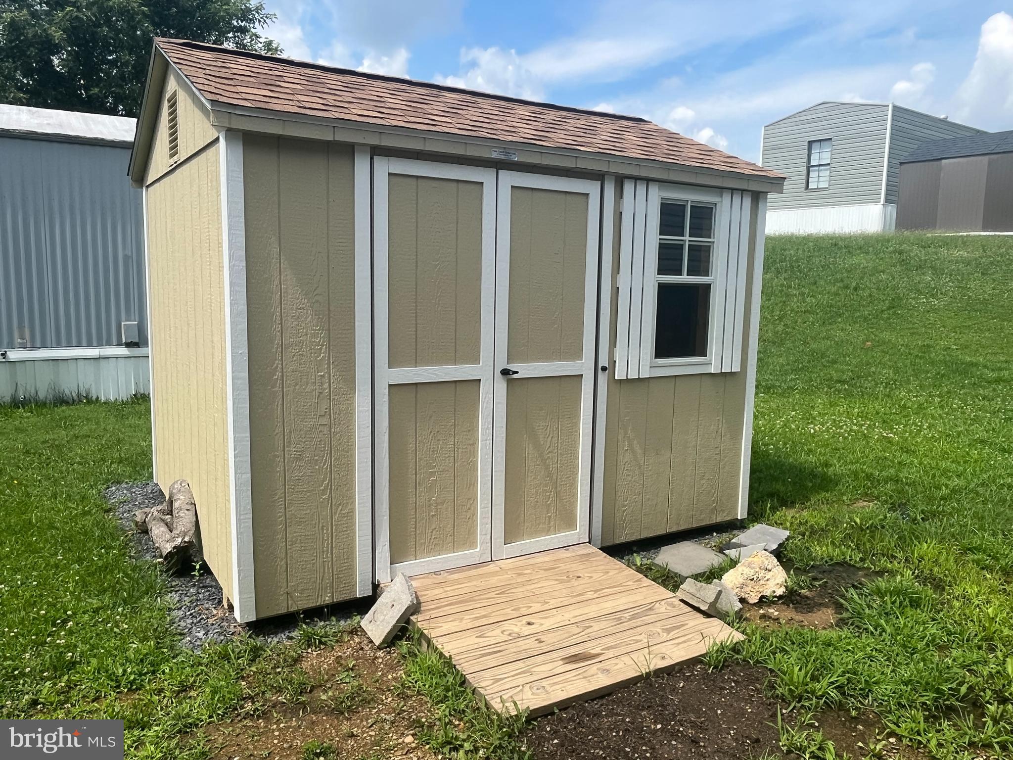 ROYAL CREST ESTATES - Residential