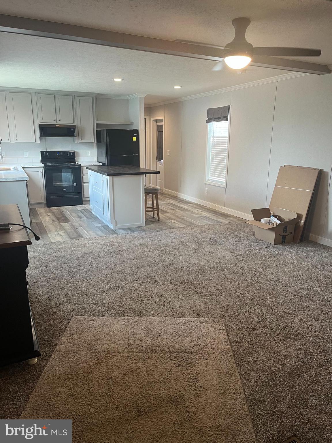 587 ROYAL CREST DRIVE