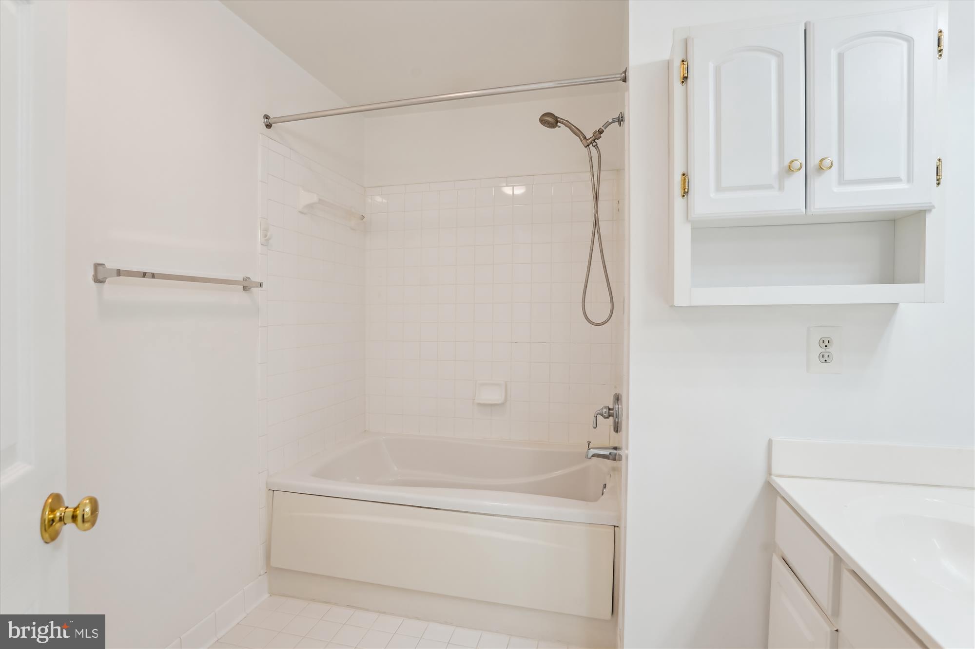 LAKELANDS - Residential