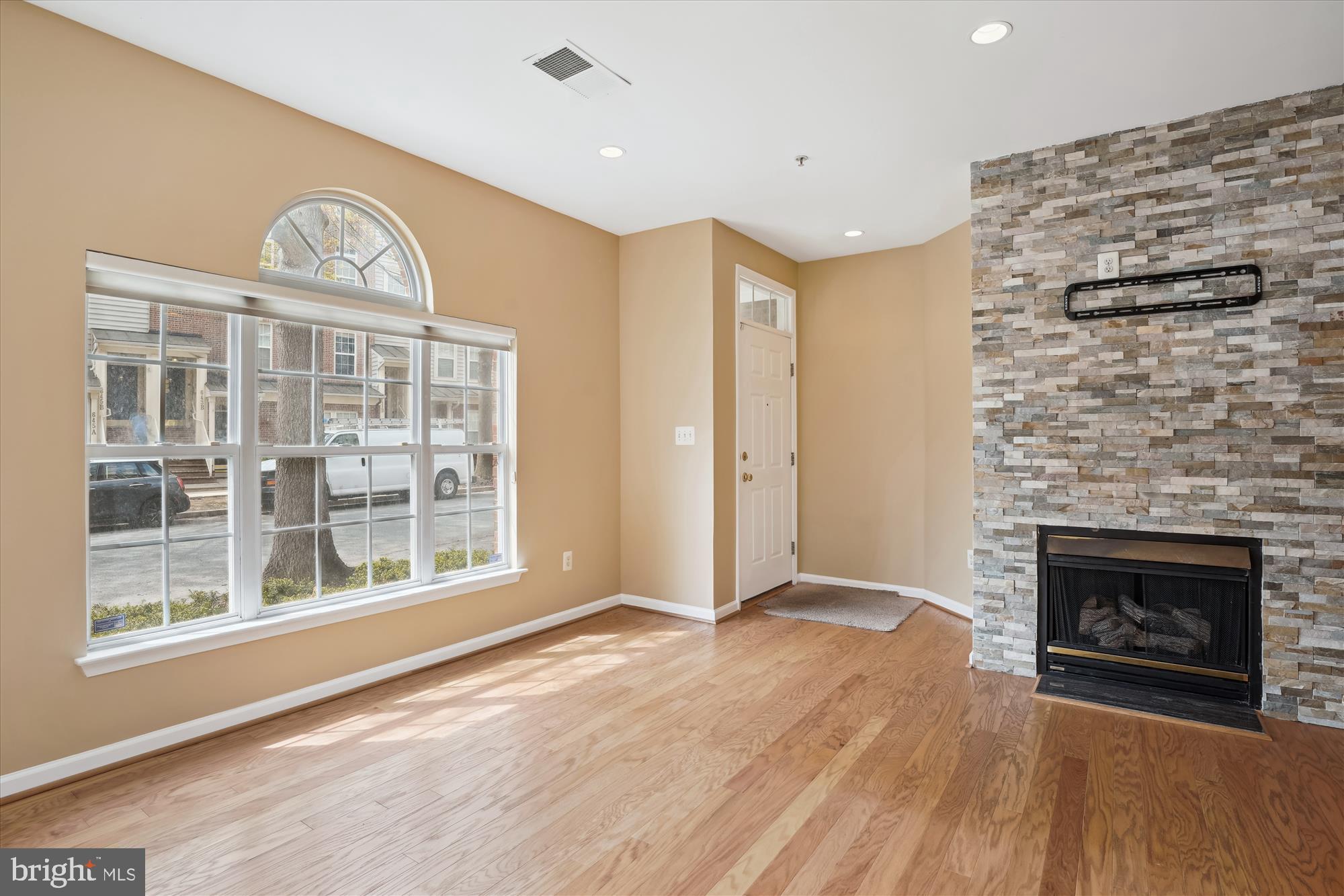 LAKELANDS - Residential