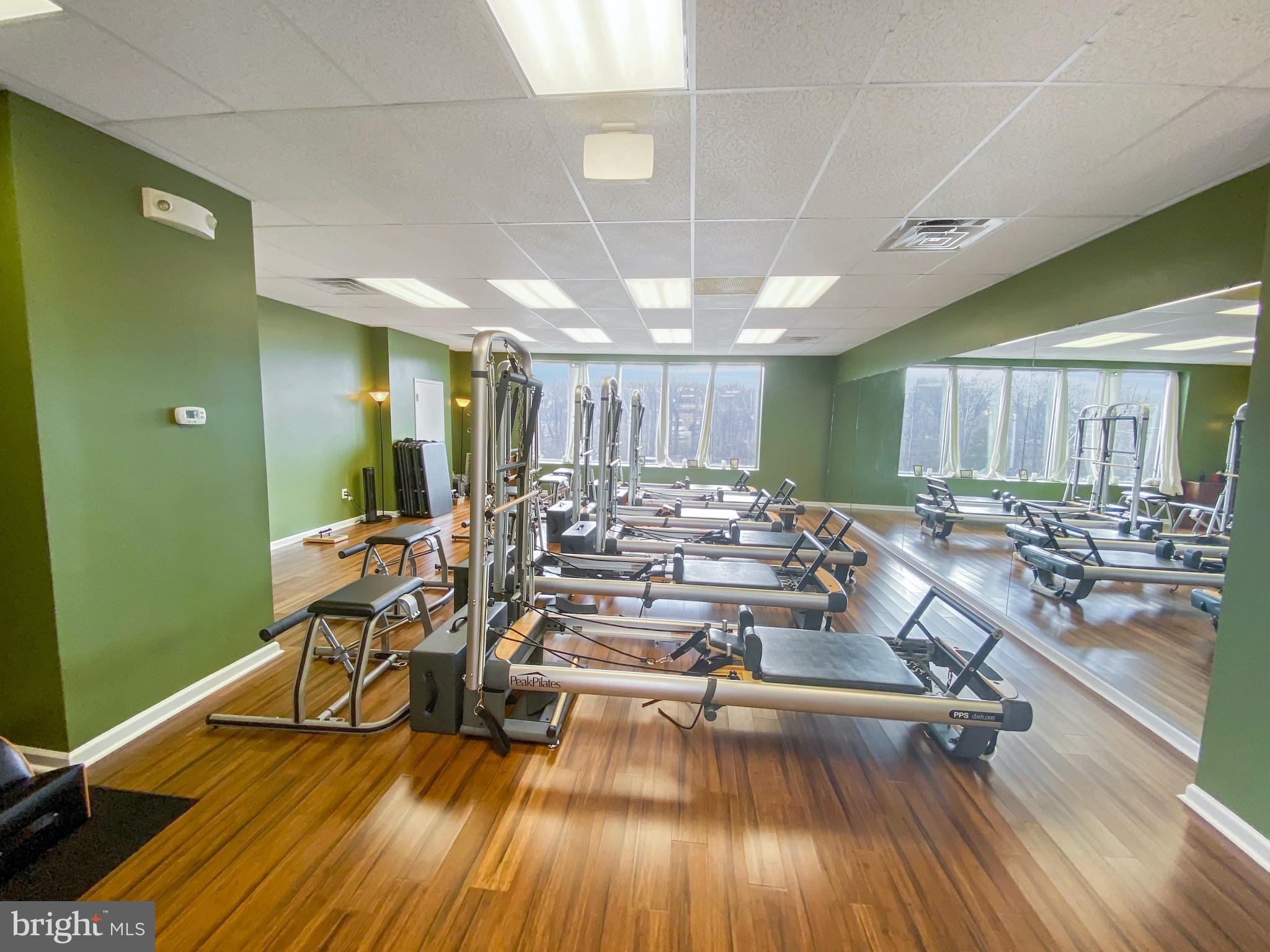 CENTRELEE BUSINESS PARK - Commercial Sale