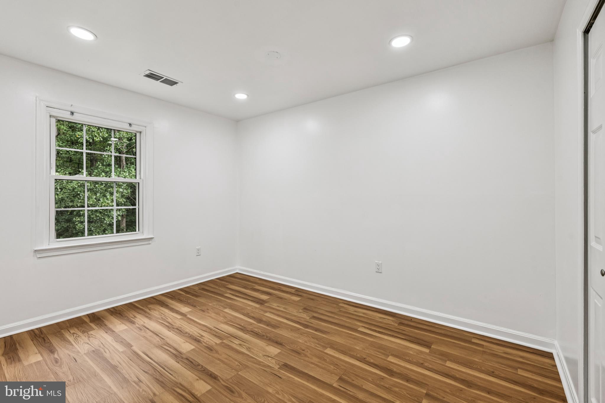 OLD MILL COMMUNITY - Residential Lease