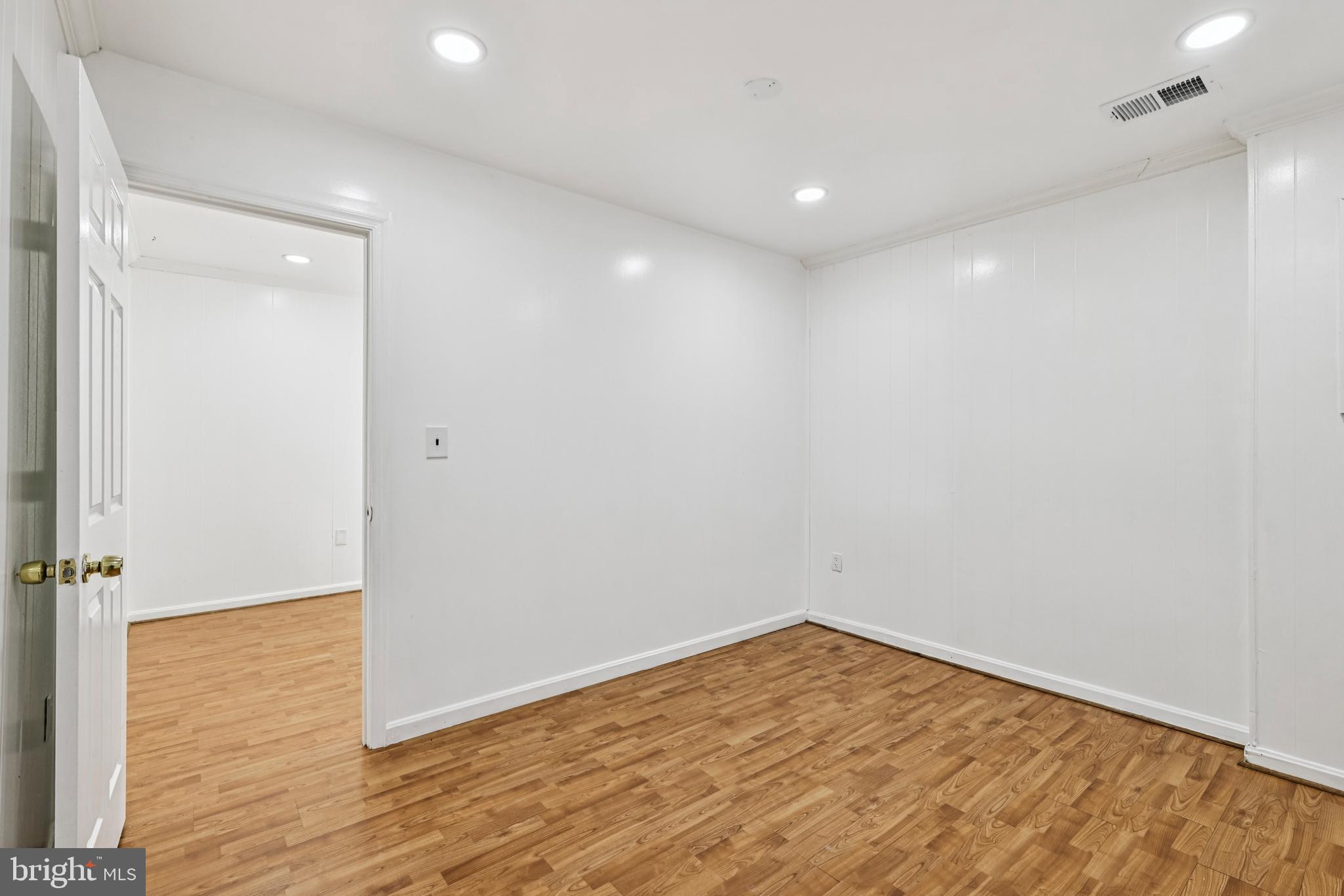 OLD MILL COMMUNITY - Residential Lease