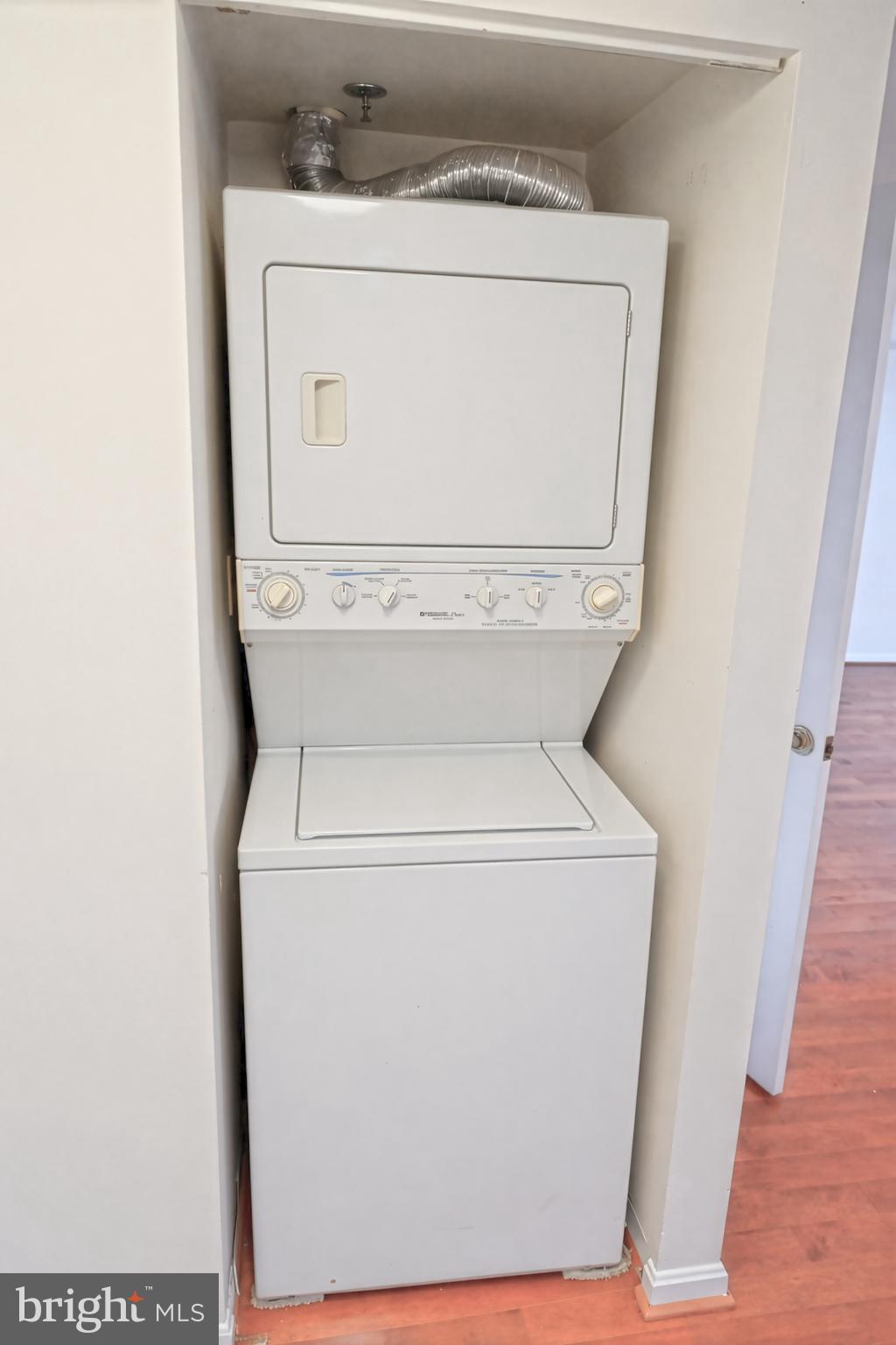 THE CHRISTOPHER - Residential