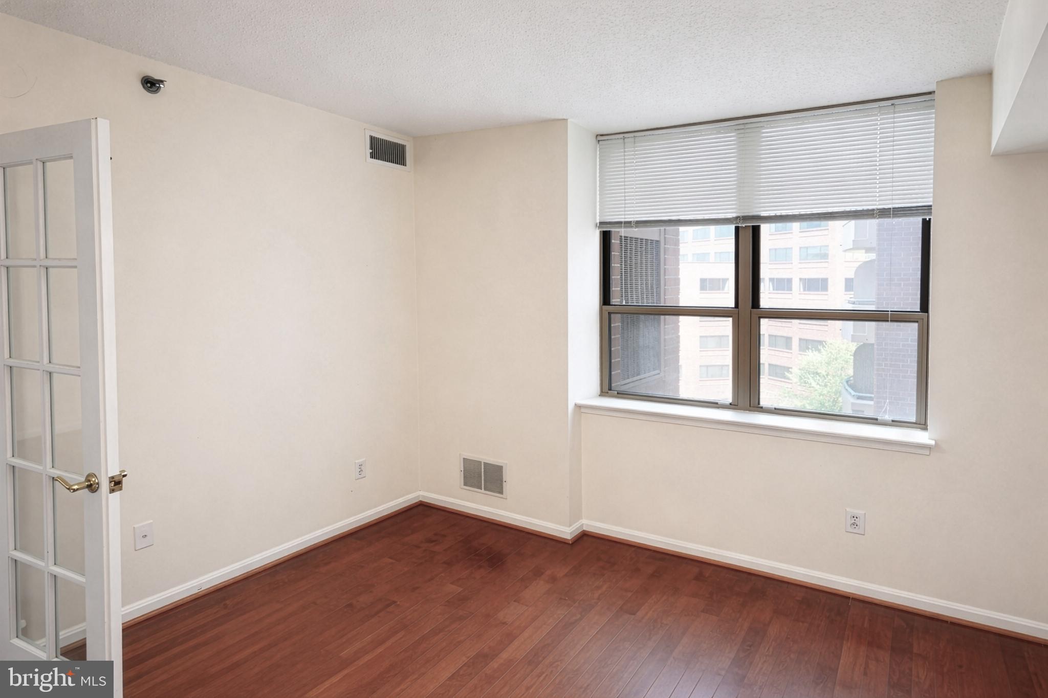 THE CHRISTOPHER - Residential