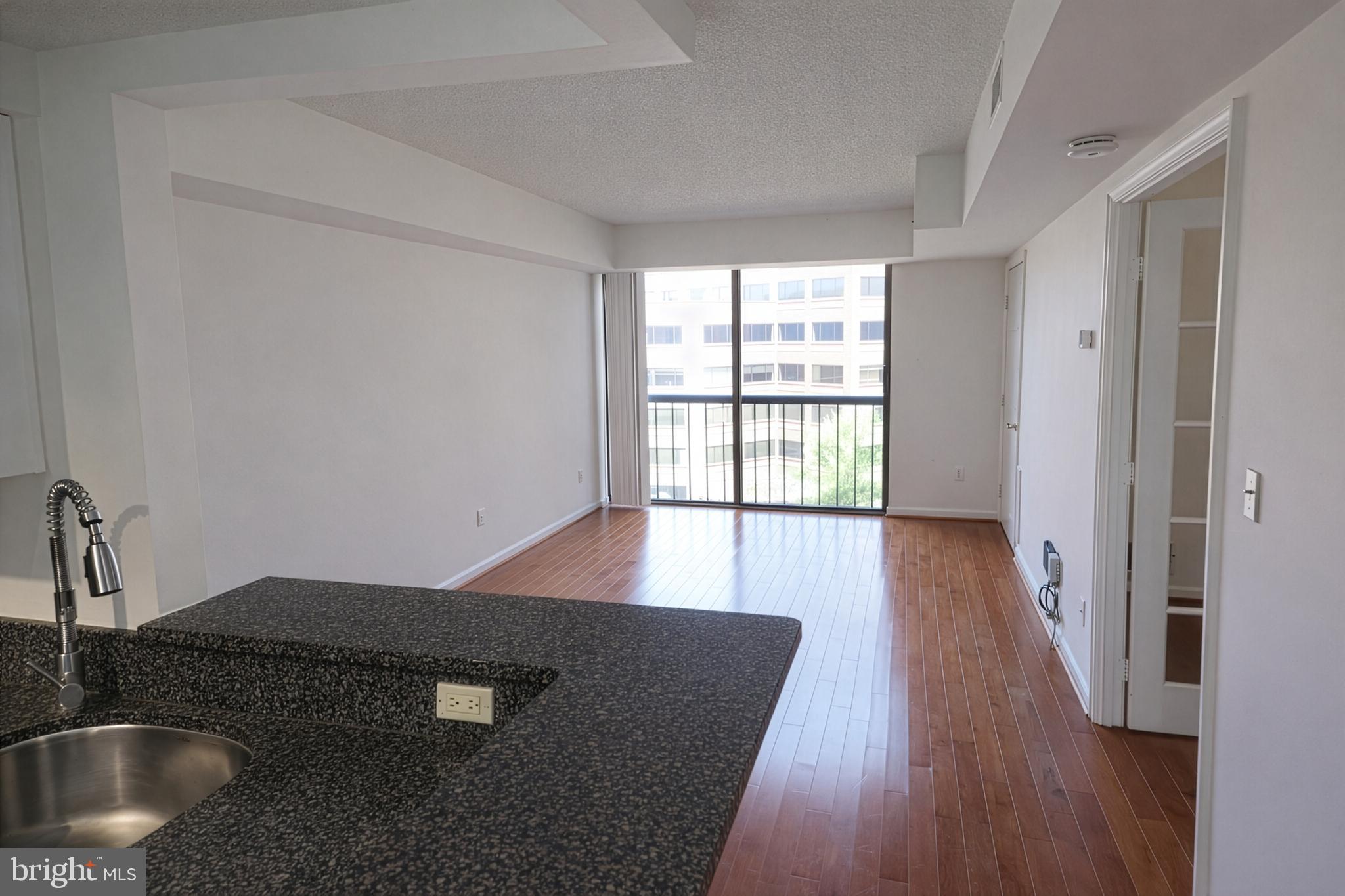 THE CHRISTOPHER - Residential