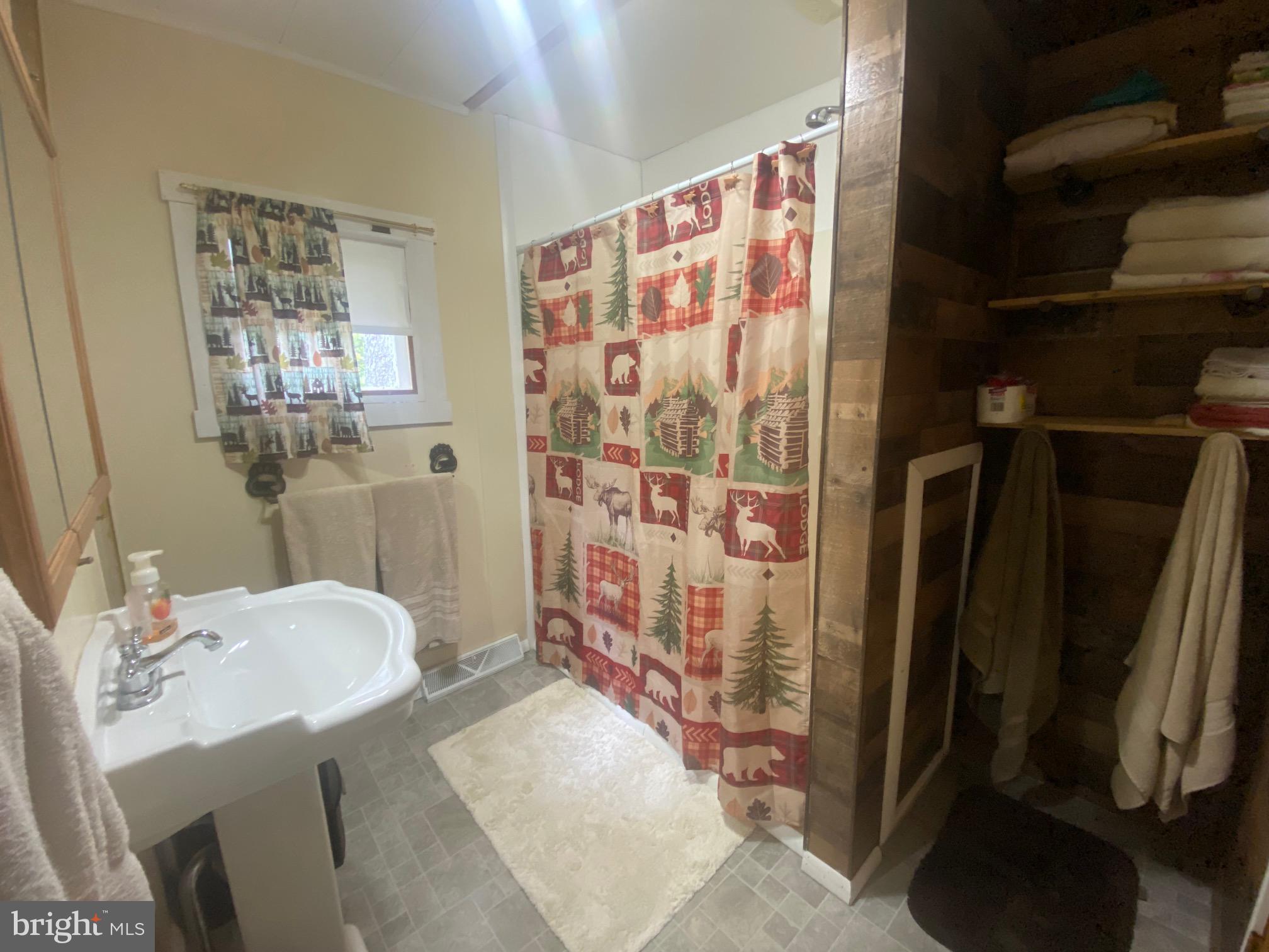 BUBBLING SPRING CAMP - Residential