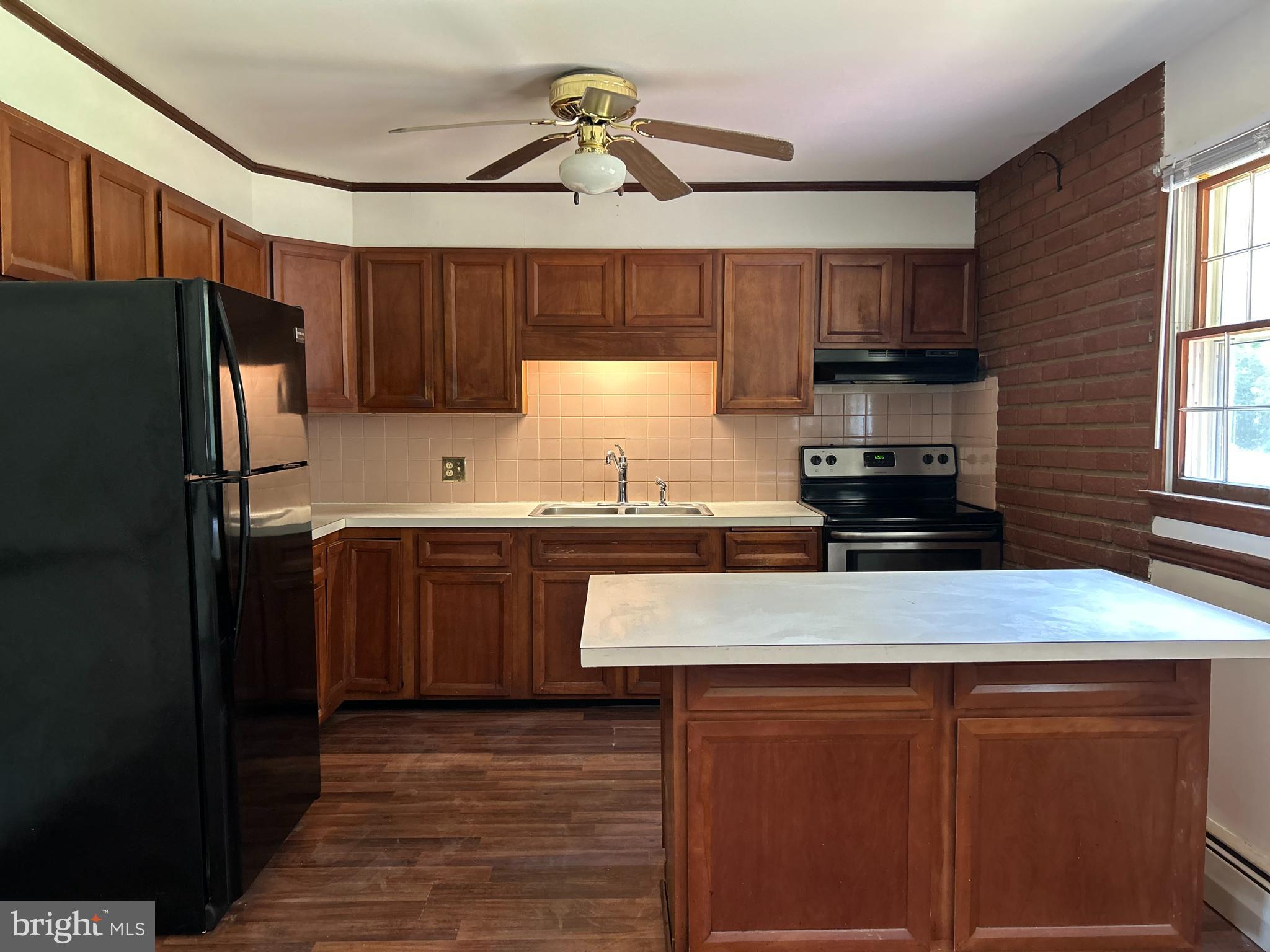 HERITAGE VILLAGE - Residential