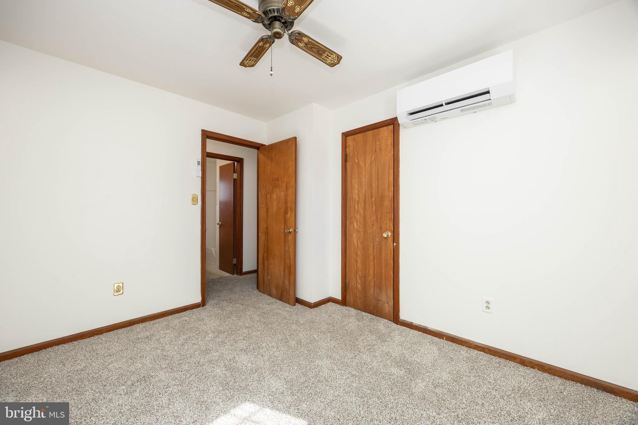 HERITAGE VILLAGE - Residential