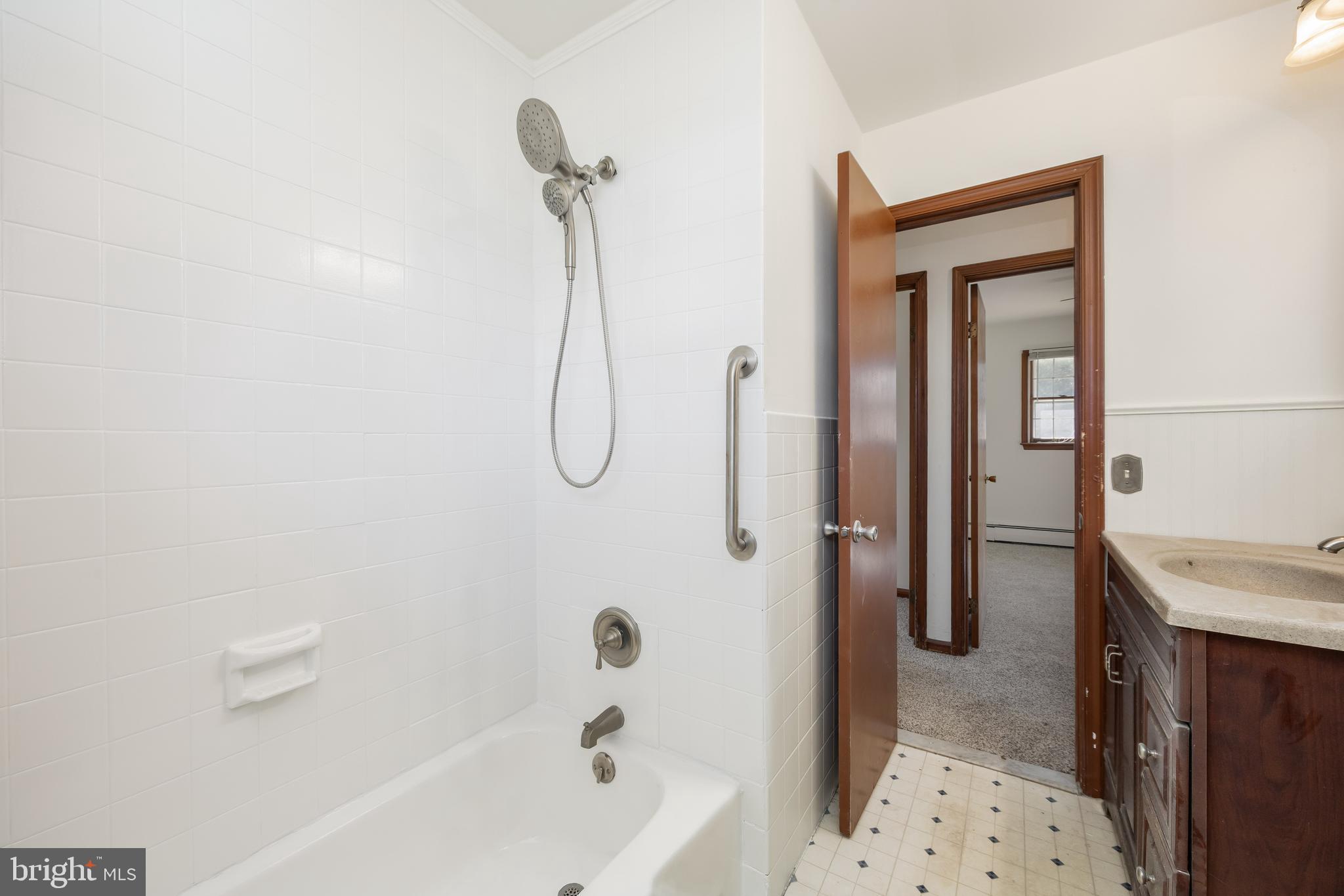 HERITAGE VILLAGE - Residential