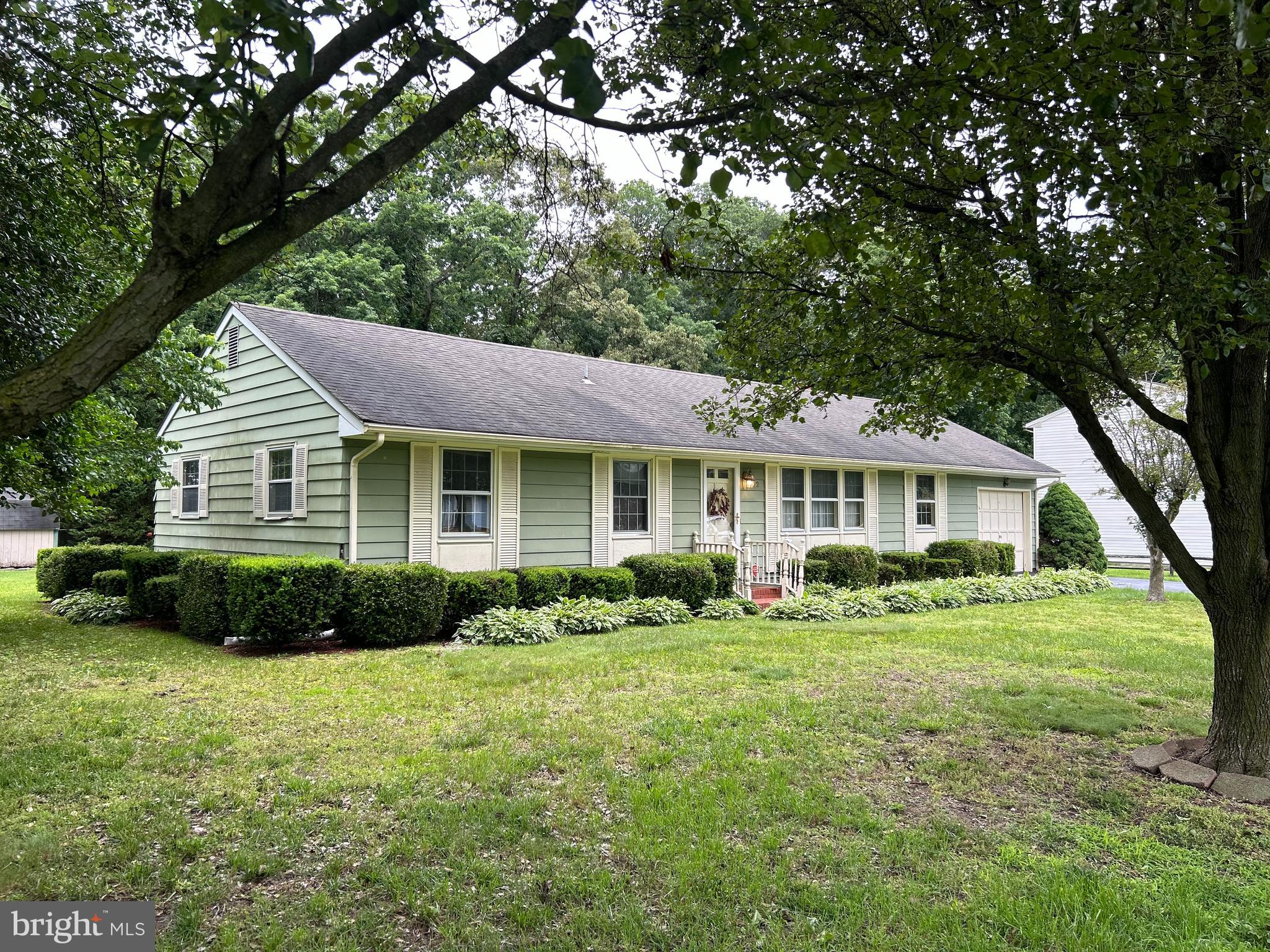 1102 WYTHE LANE