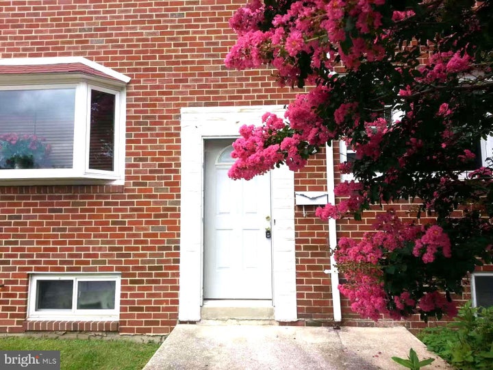 Photo 1 of 33 — 1006 CIRCLE DRIVE, BALTIMORE, MD 21227