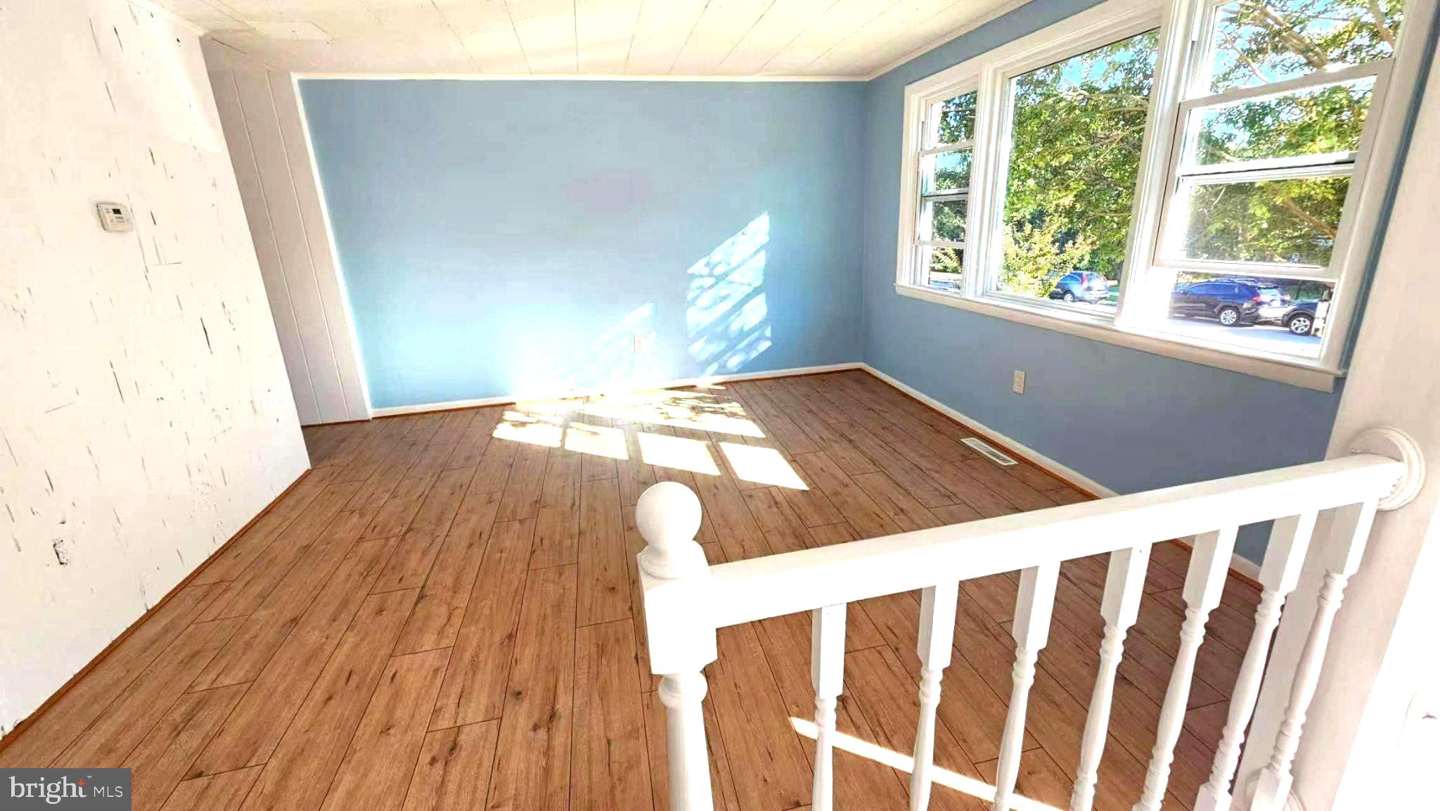 1006 CIRCLE DRIVE
