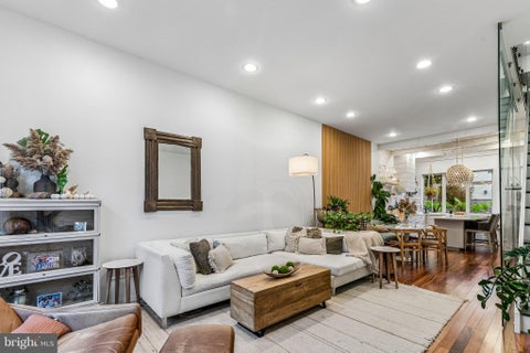 Townhouse For Rent - 2053 Pemberton Street<br/> PHILADELPHIA, PA 19146