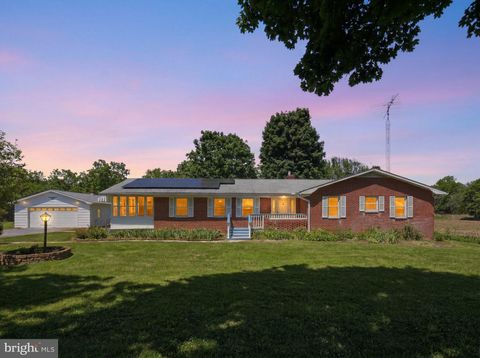 Photo of 2277 Greensburg Road, MARTINSBURG, WV 25404 (MLS # WVBE2051634)
