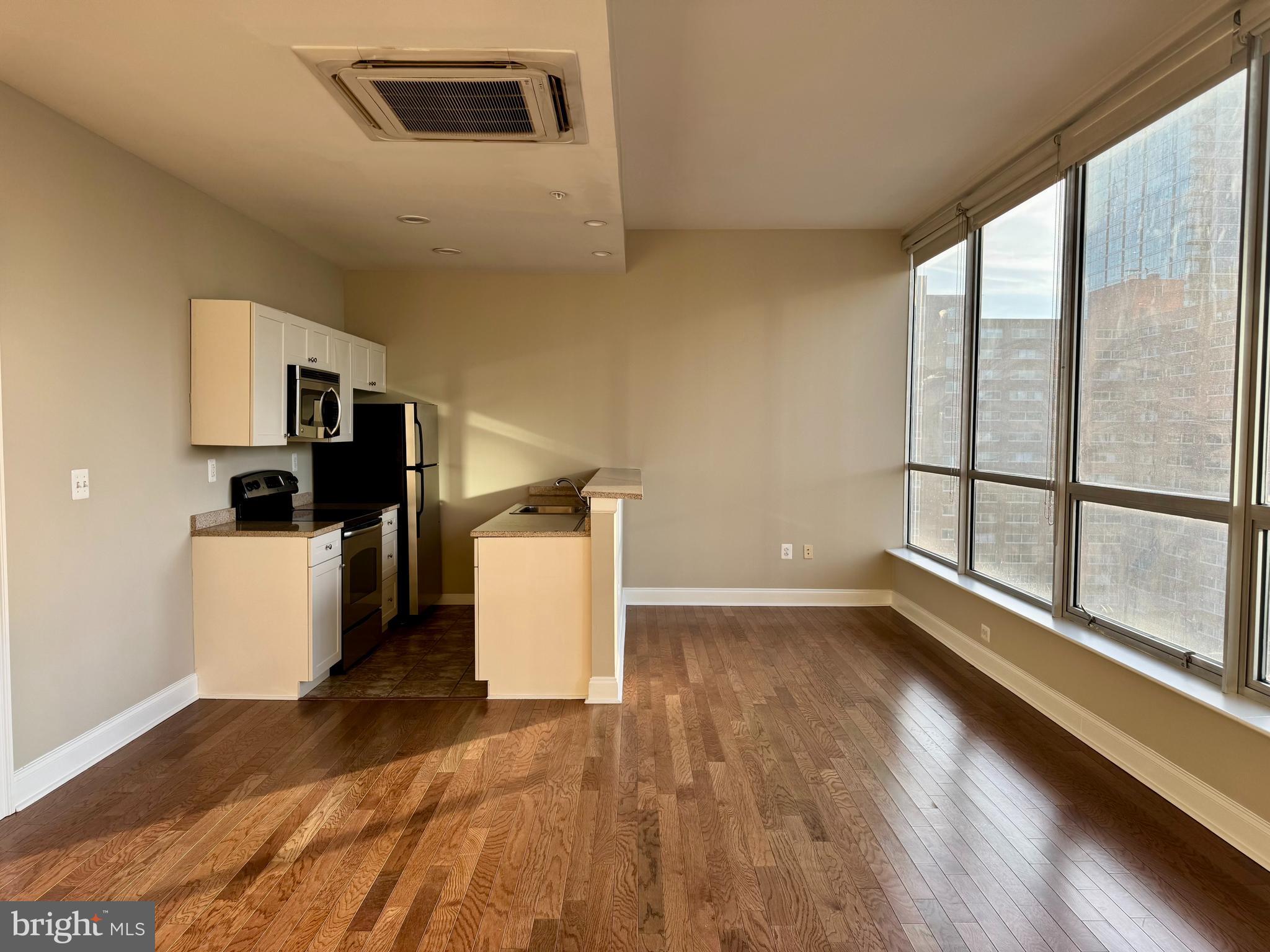 CENTER CITY - Residential Lease