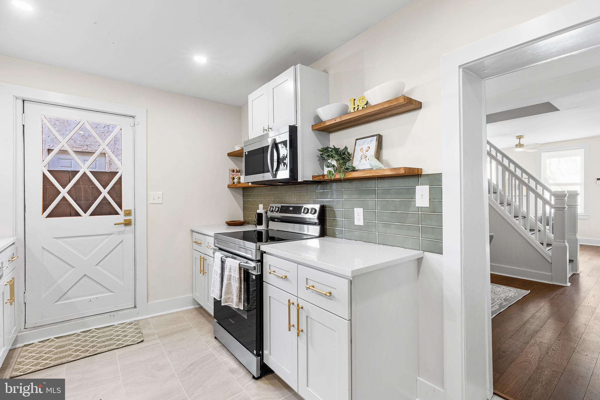 EAST KENSINGTON - Residential