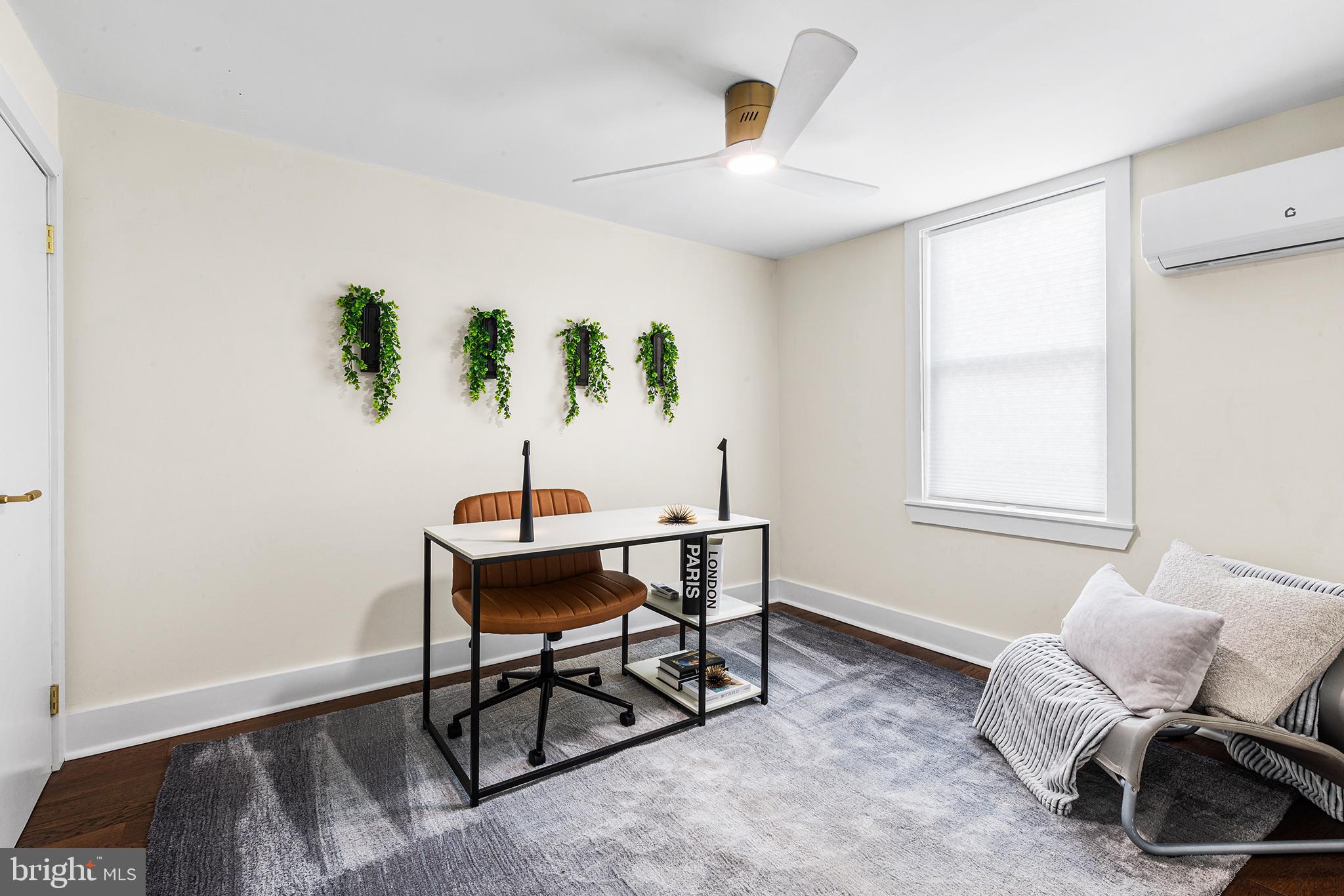 EAST KENSINGTON - Residential